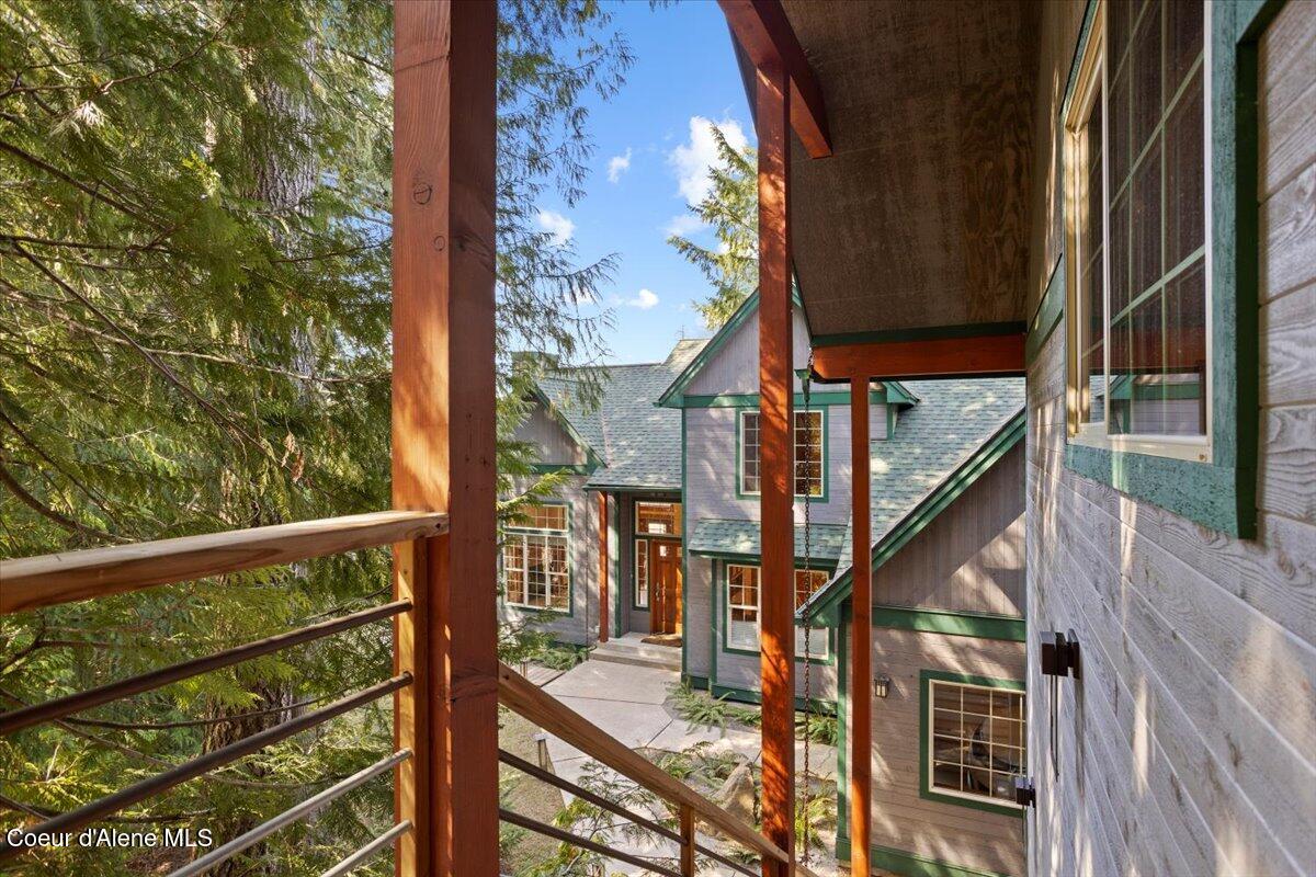 414 Creekside Ln