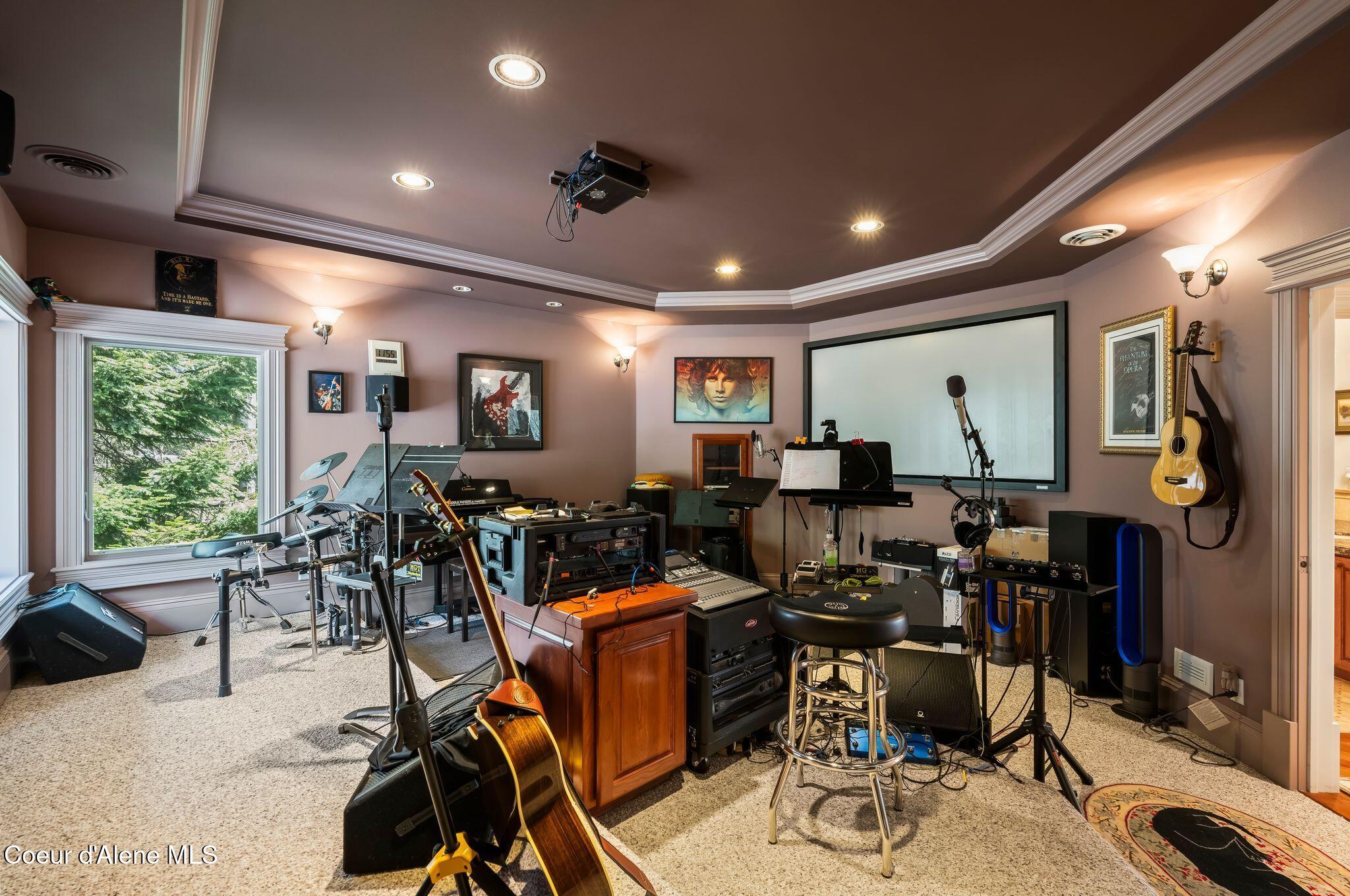 55 Ideal Dr