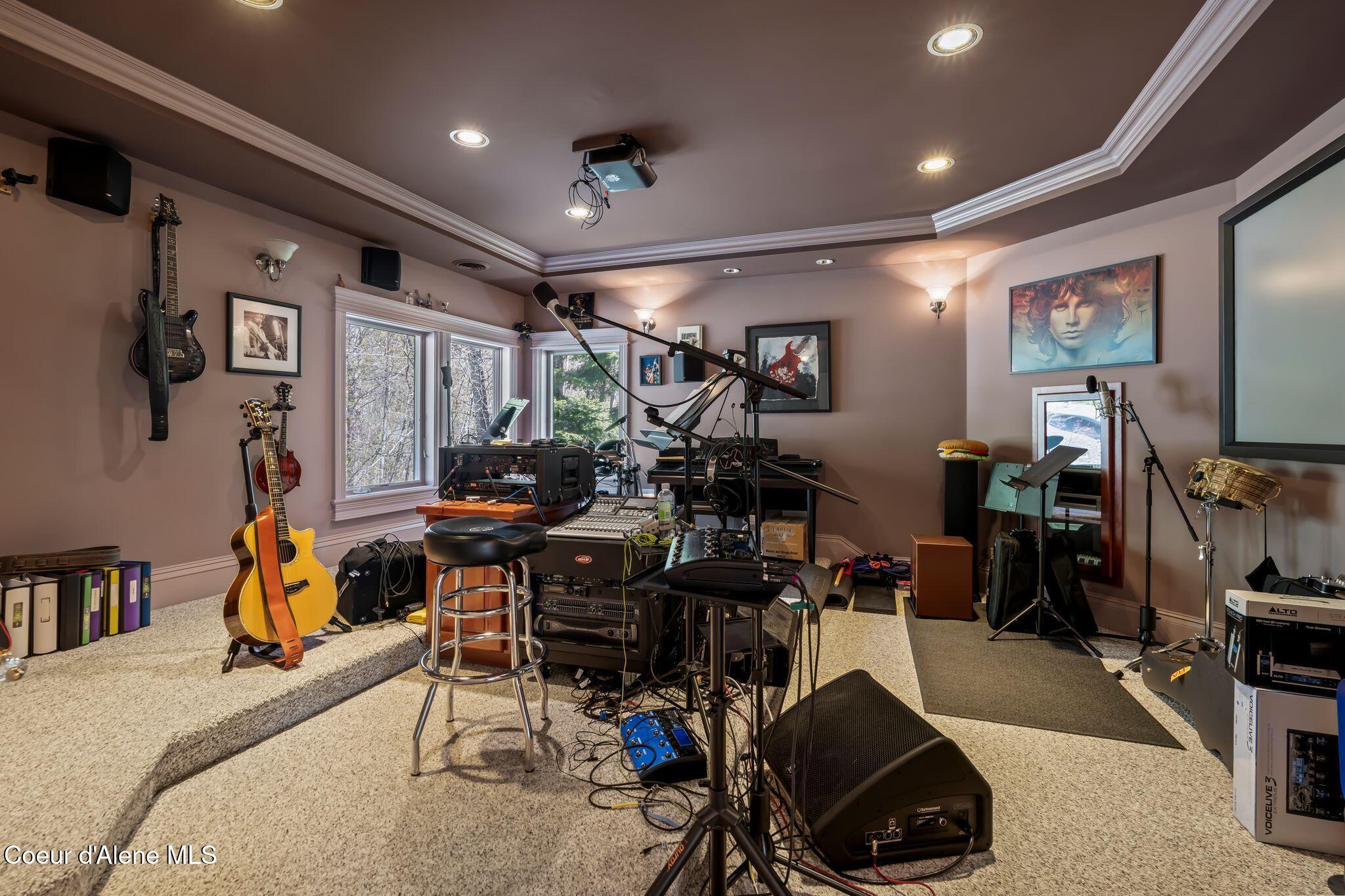 55 Ideal Dr