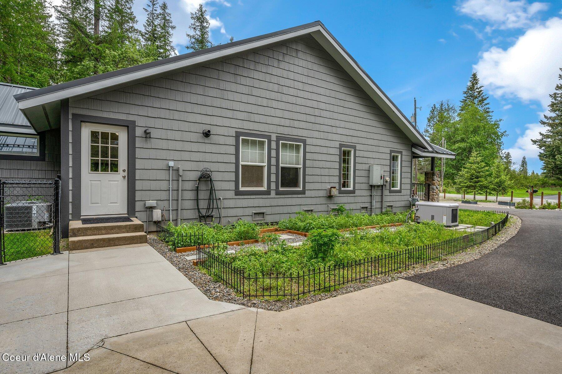 454 Brisboys Rd