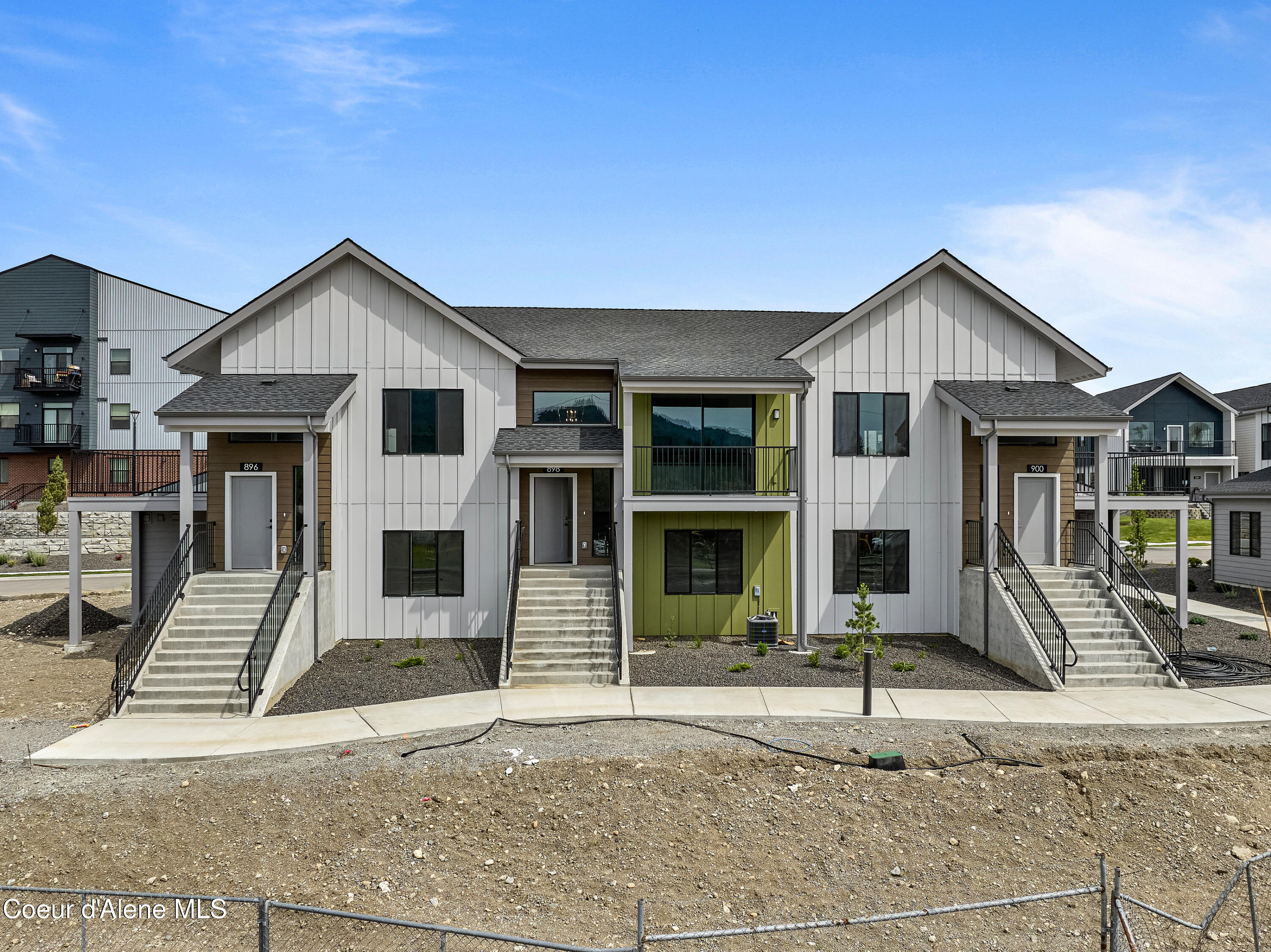 898 E Railroad Avenue