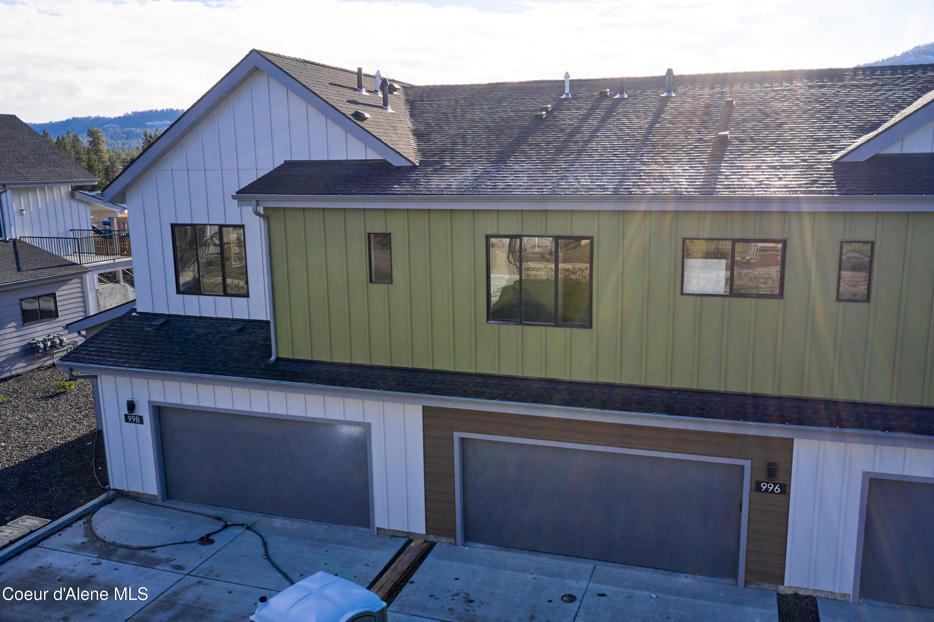 898 E Railroad Avenue