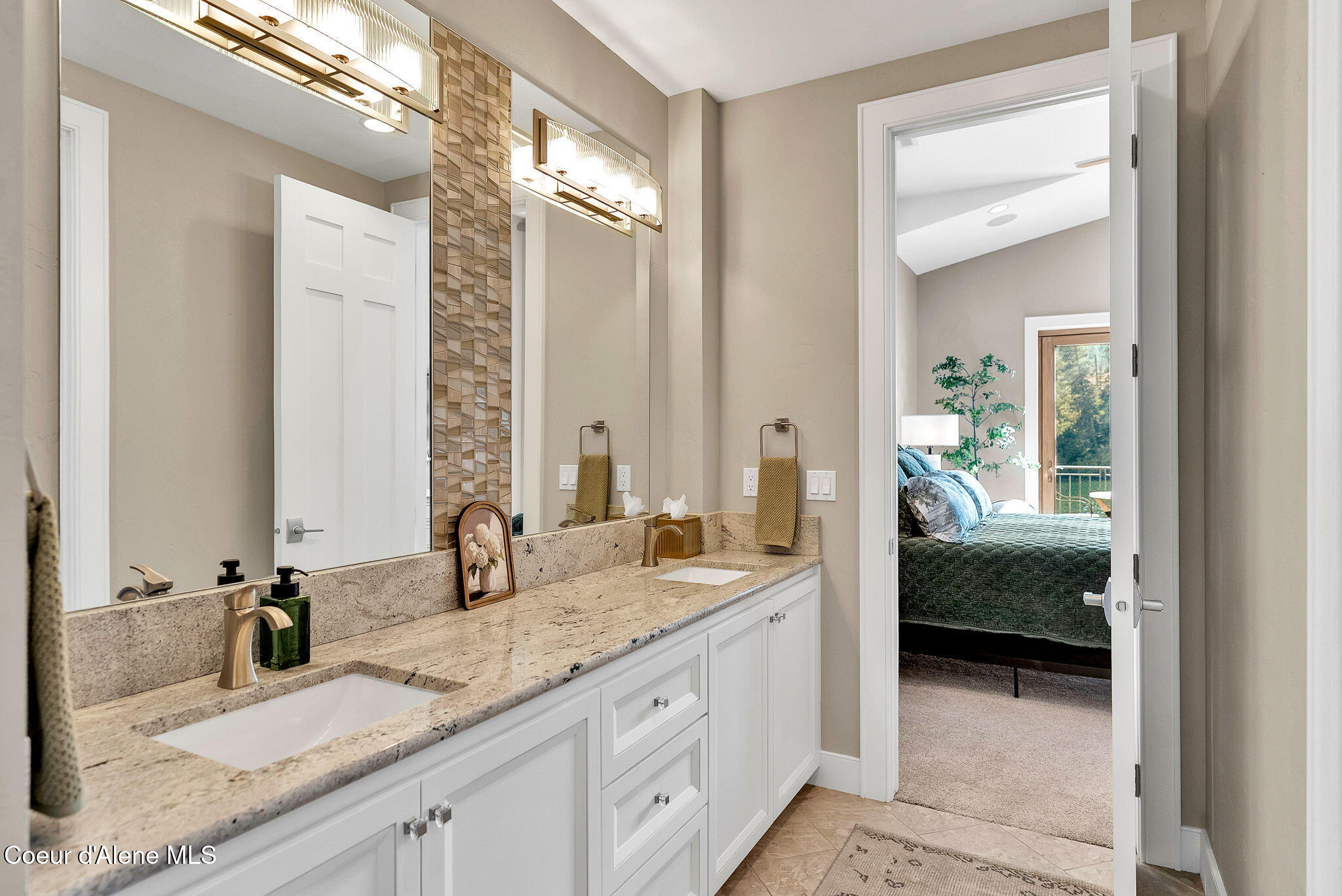 3810 W SHOREVIEW LN, Coeur d'Alene