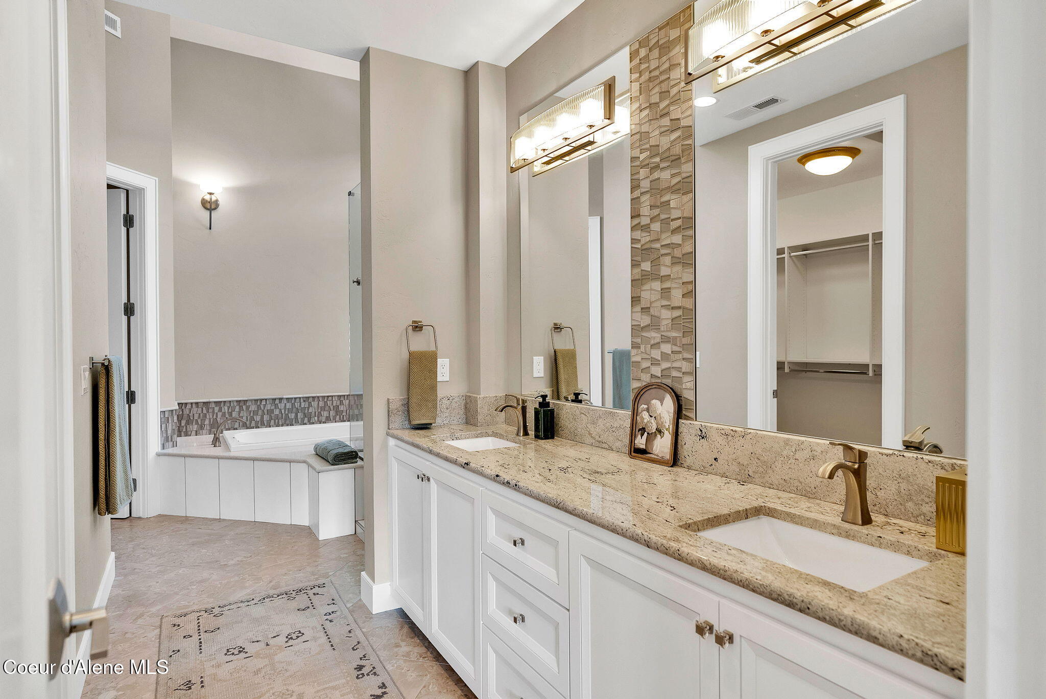 3810 W SHOREVIEW LN, Coeur d'Alene