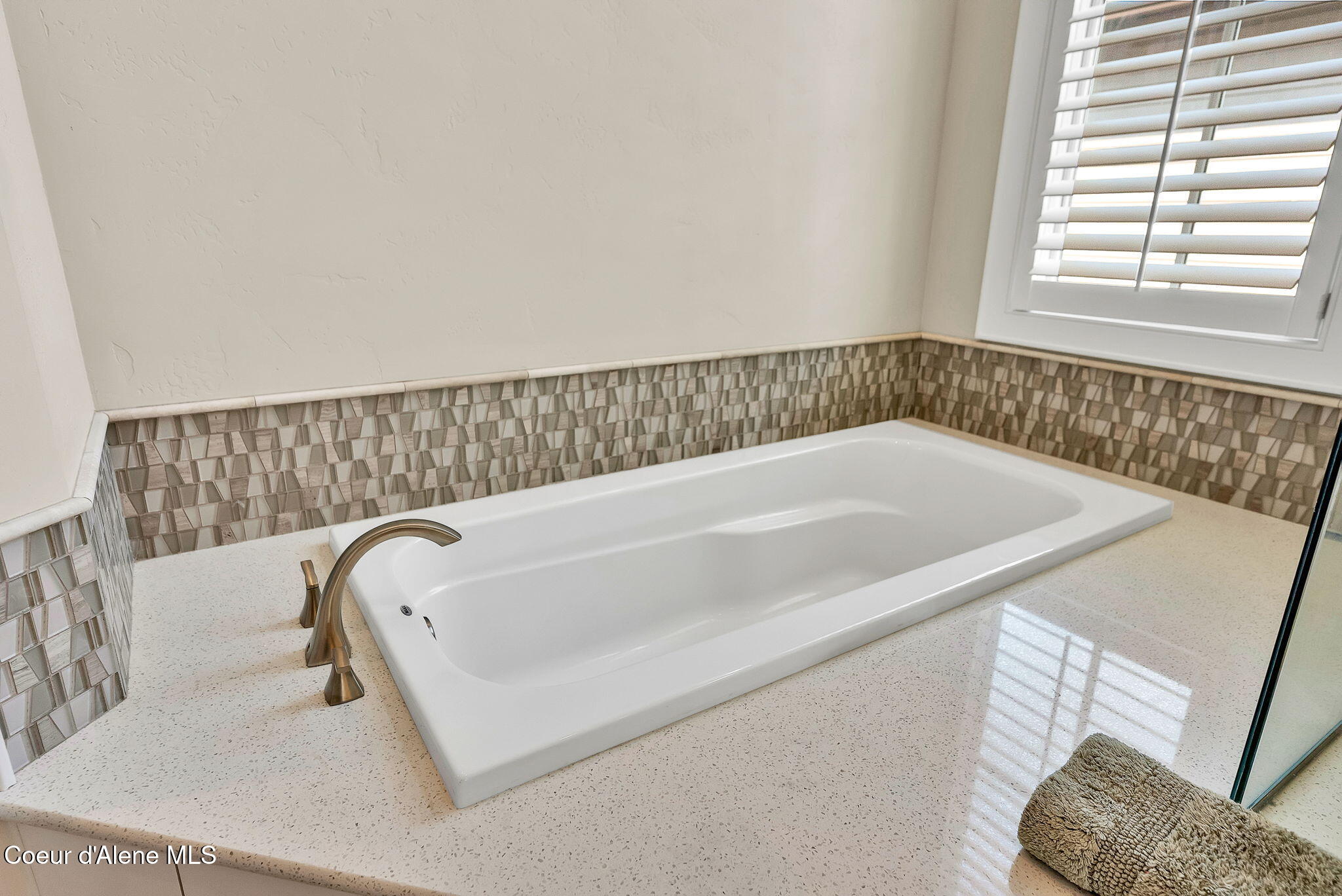 3810 W SHOREVIEW LN, Coeur d'Alene