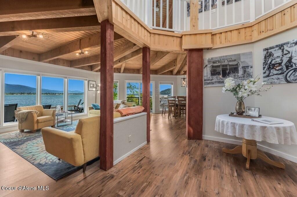 423/431 Lakeshore Dr