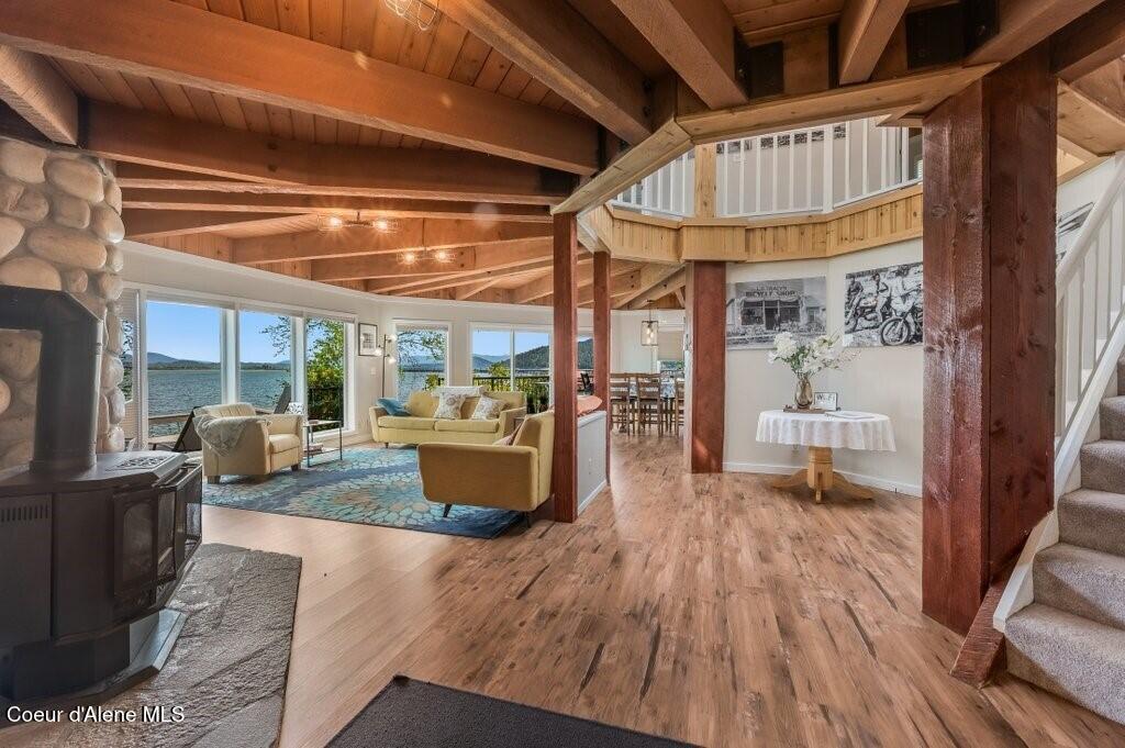 423/431 Lakeshore Dr