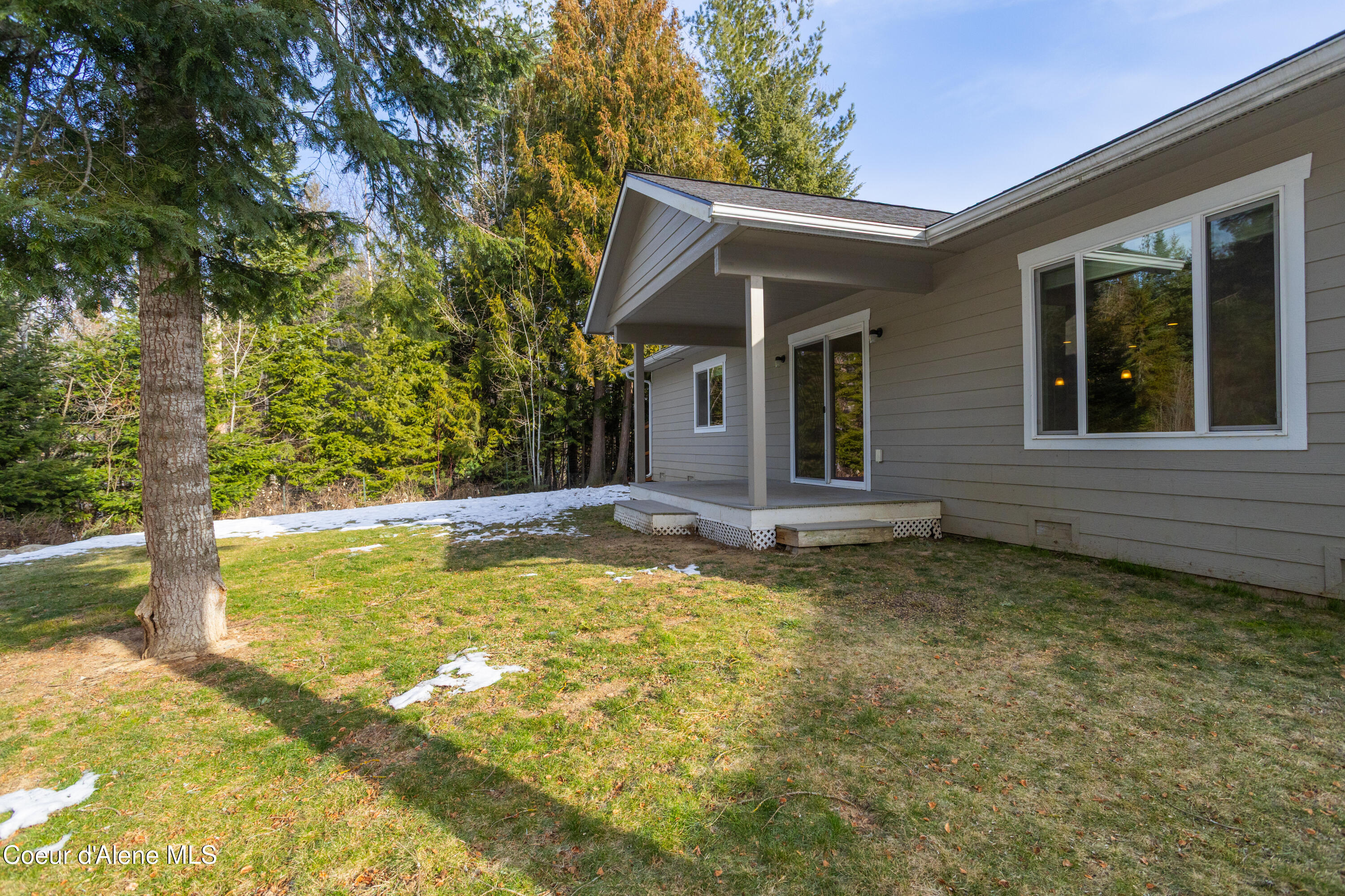 1121 Honeysuckle Avenue