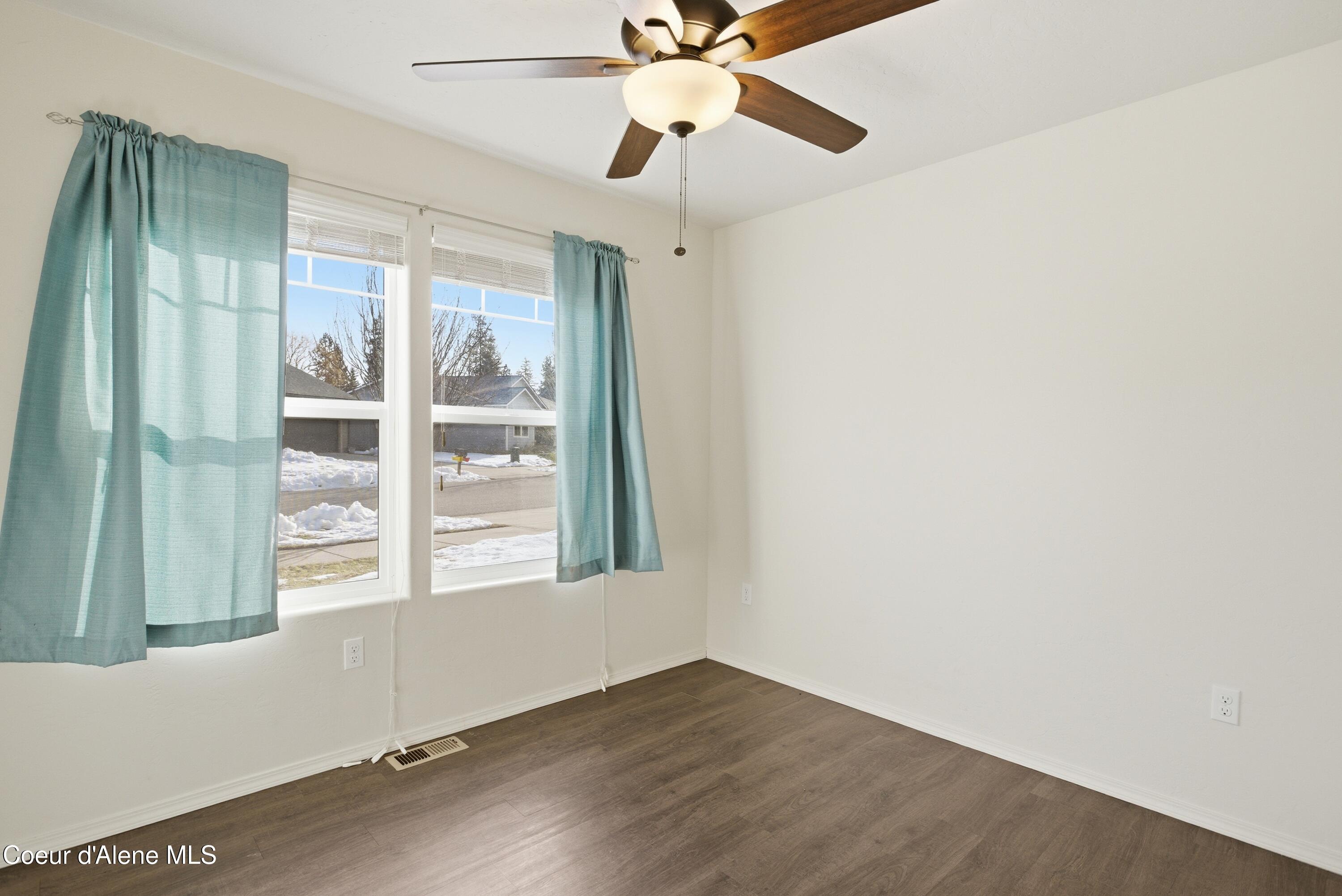 1121 Honeysuckle Avenue