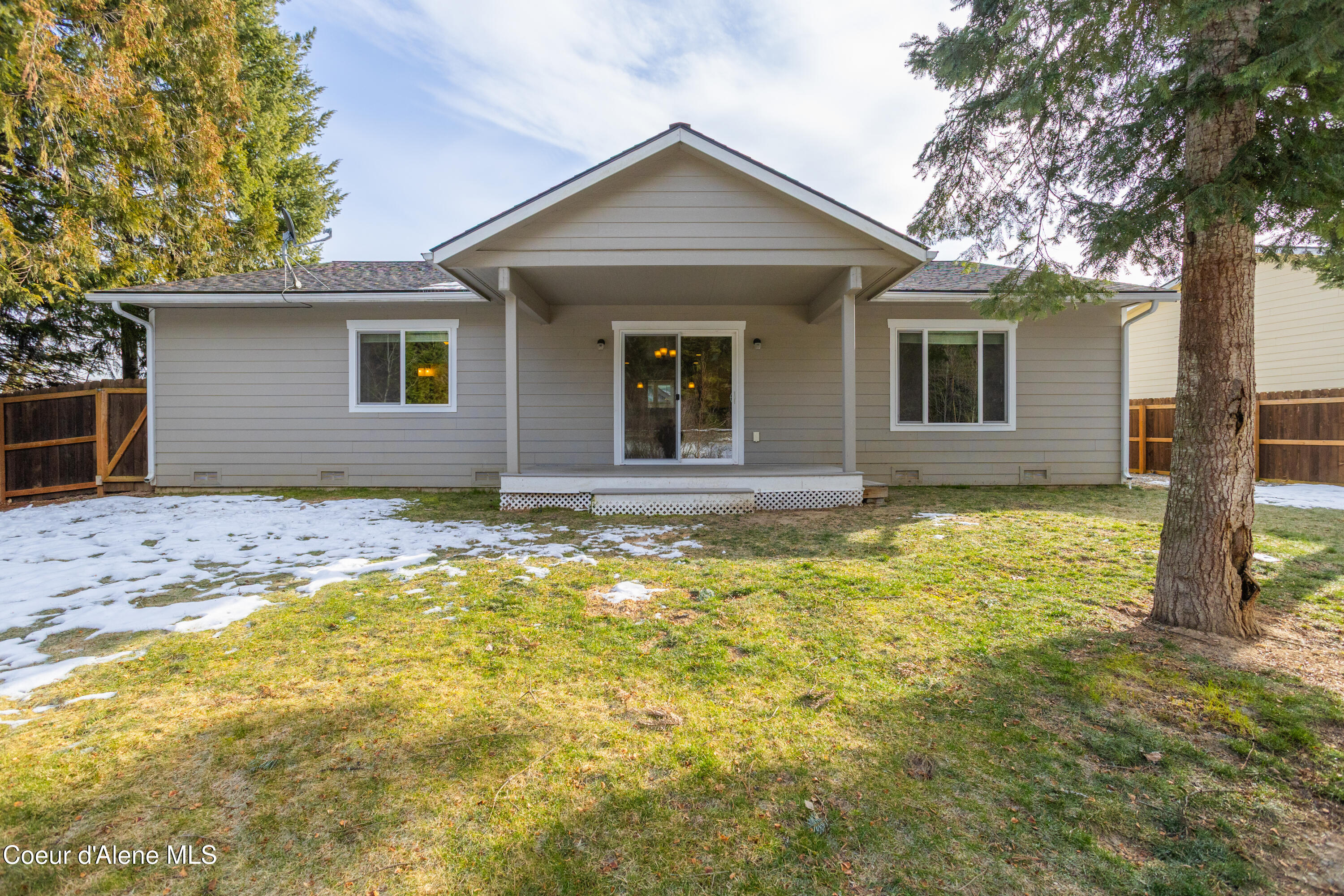 1121 Honeysuckle Avenue