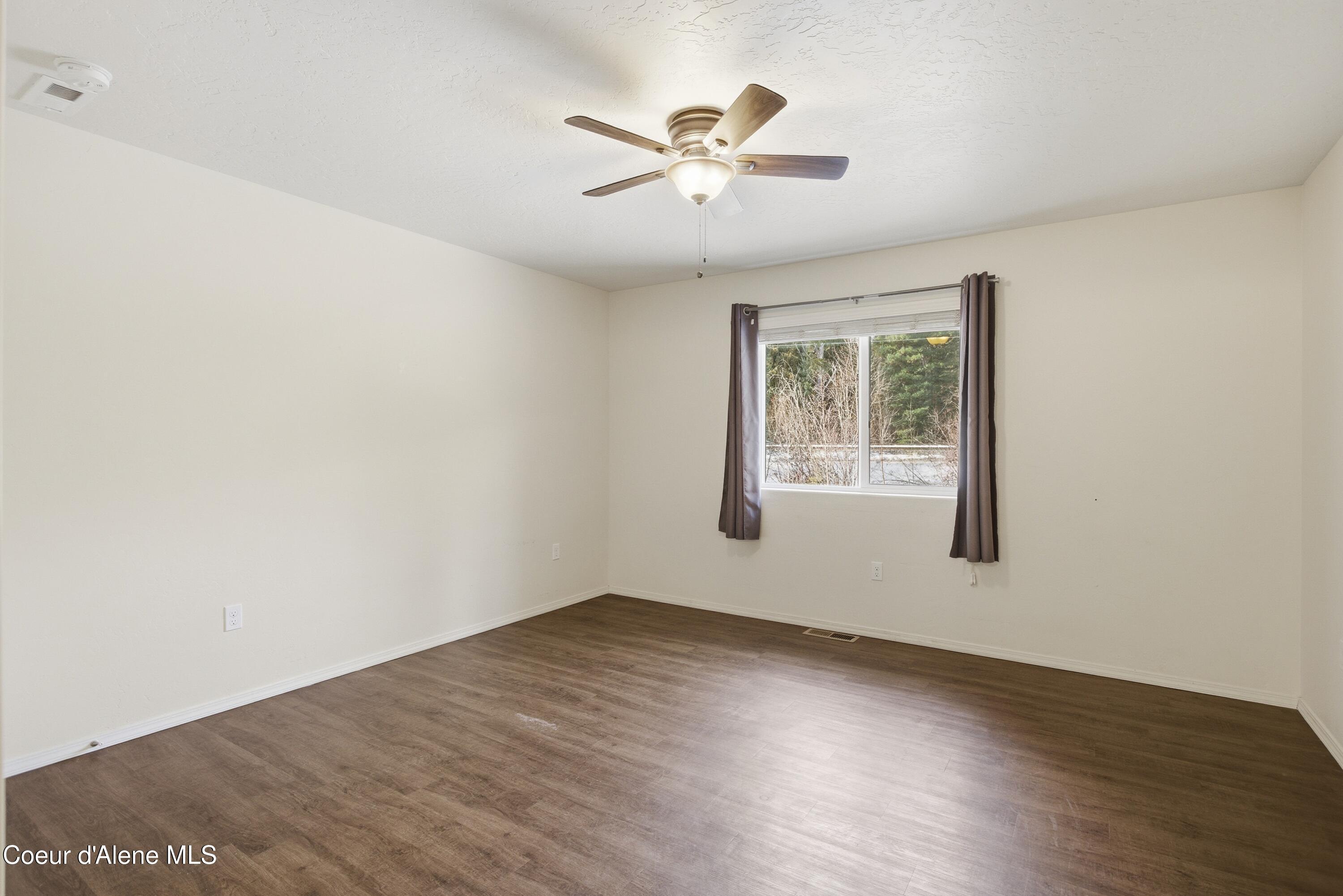 1121 Honeysuckle Avenue