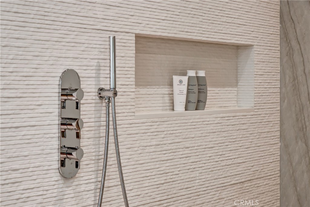 1712 Manhattan Avenue