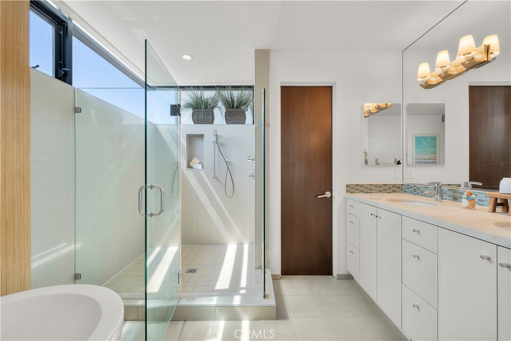 1308 Manhattan Avenue