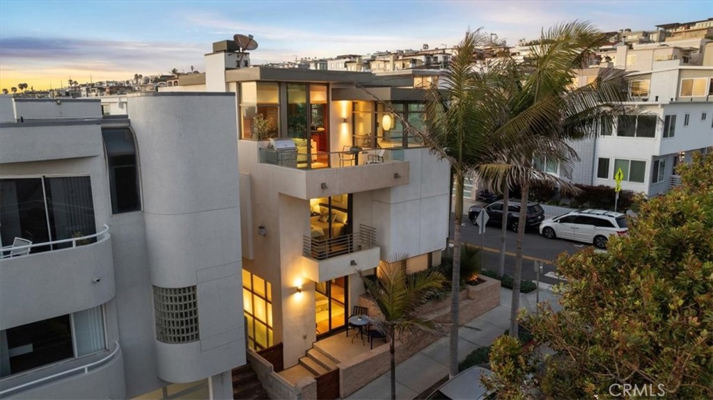 2301 Manhattan Avenue