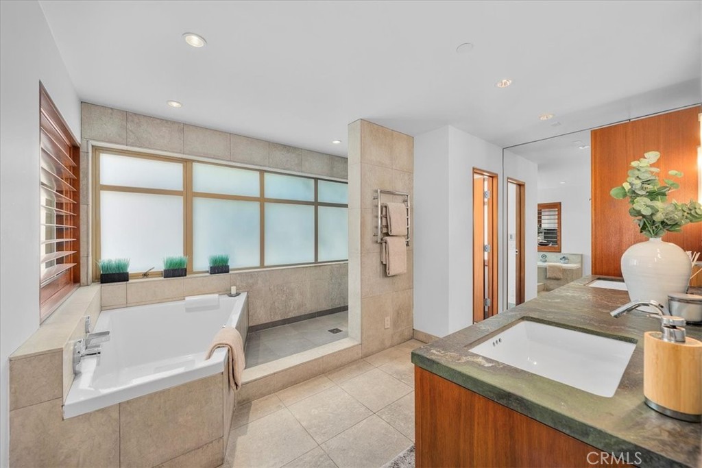 2301 Manhattan Avenue