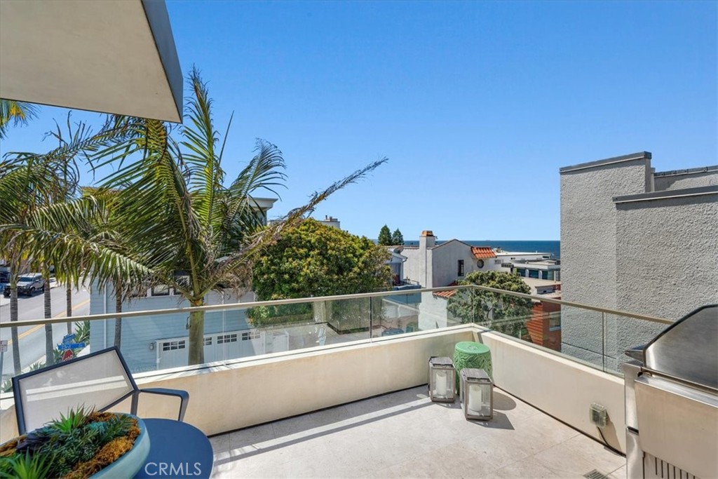 2301 Manhattan Avenue