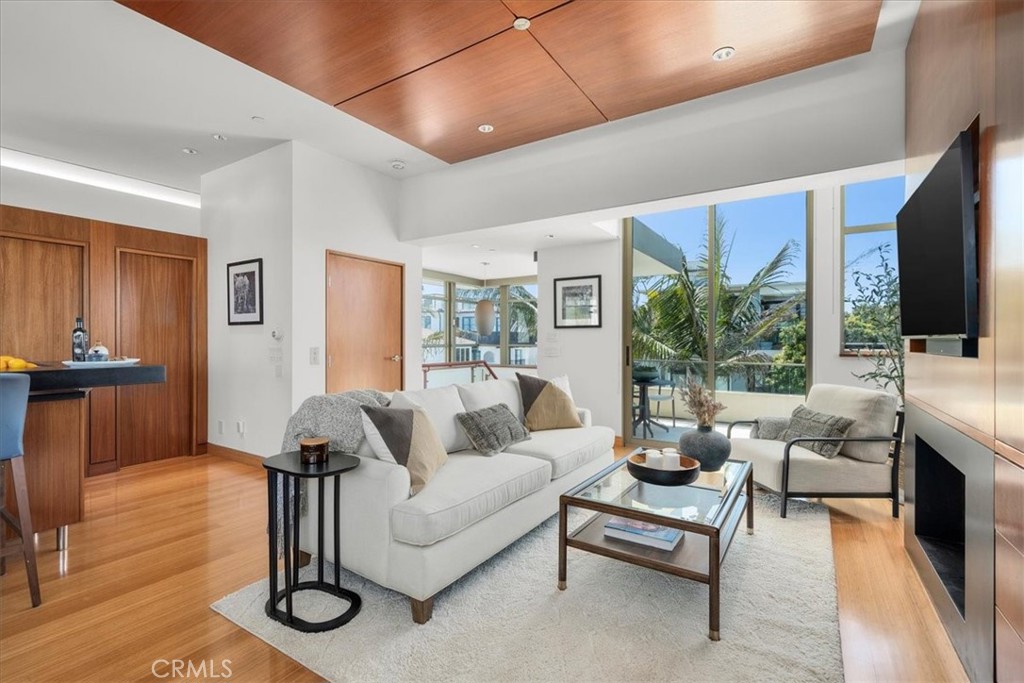 2301 Manhattan Avenue