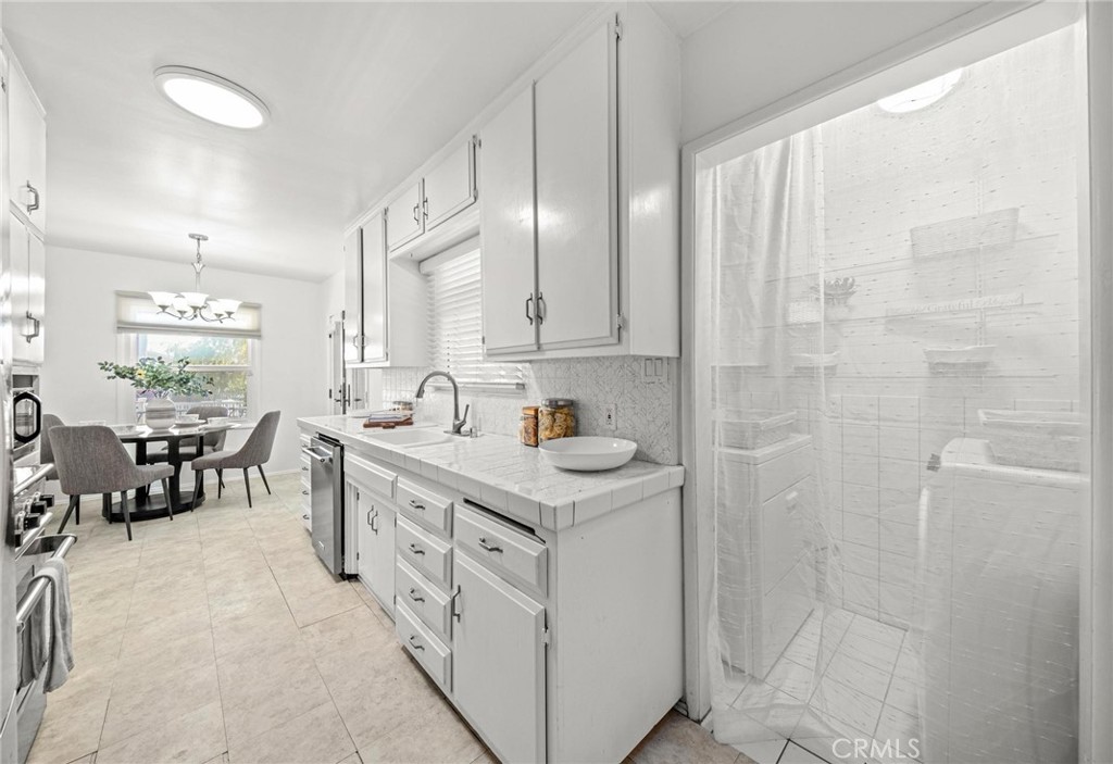1084 W 26th Street