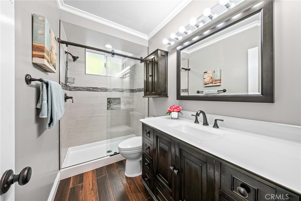 1084 W 26th Street