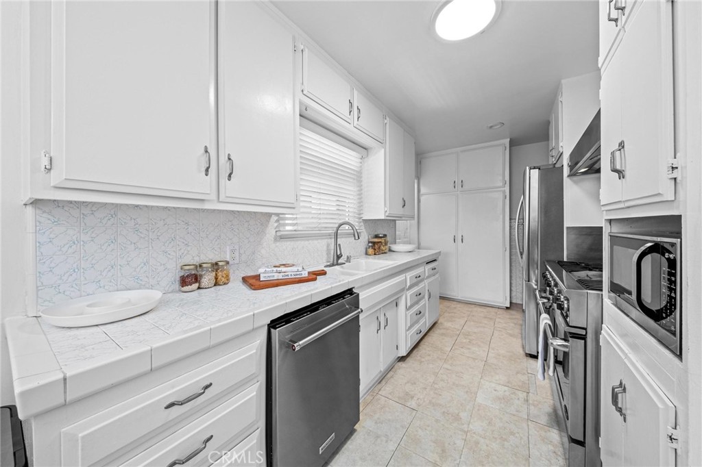1084 W 26th Street