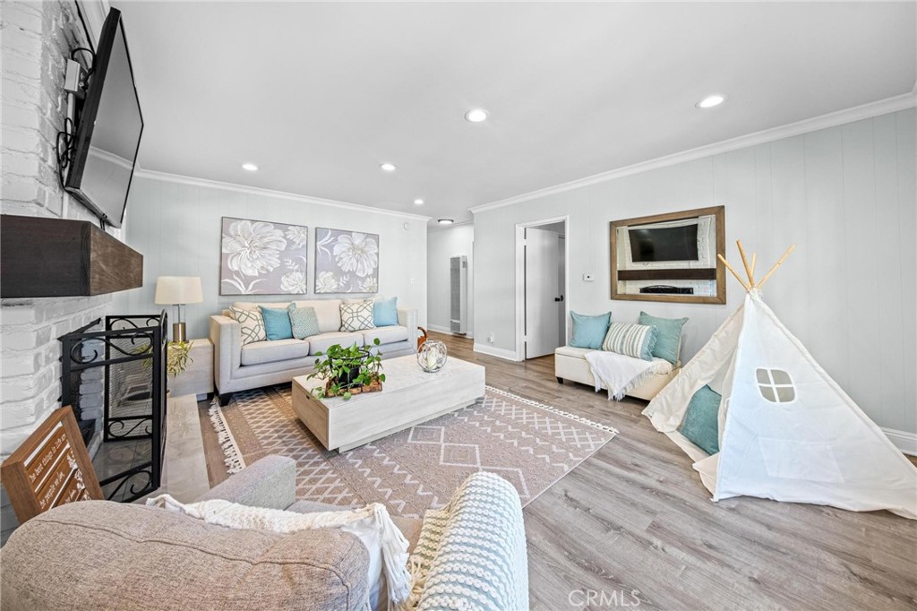 1084 W 26th Street