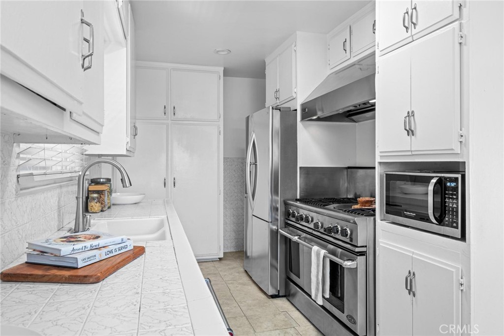 1084 W 26th Street