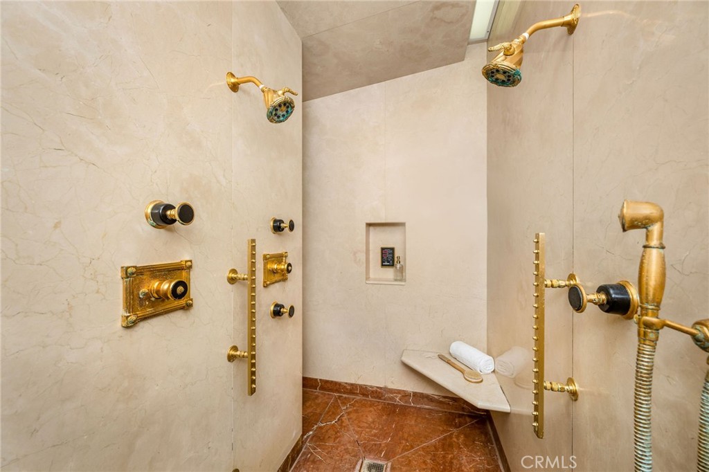 1129 Via Mirabel