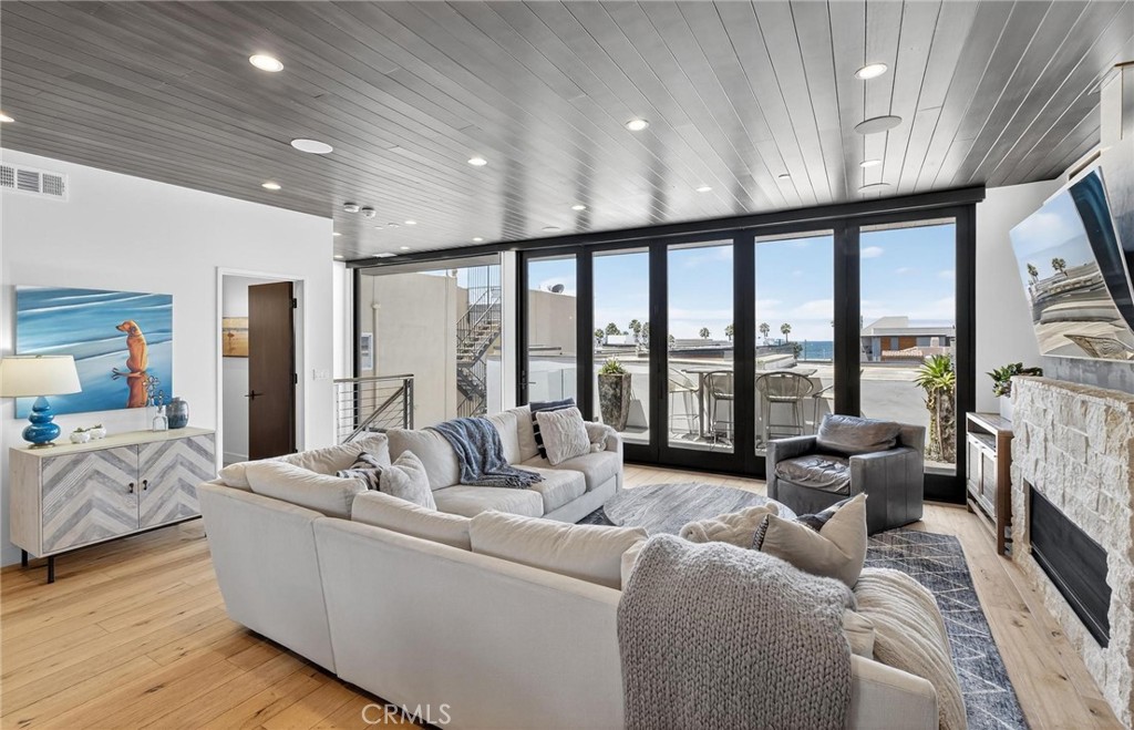 1501 Palm Drive