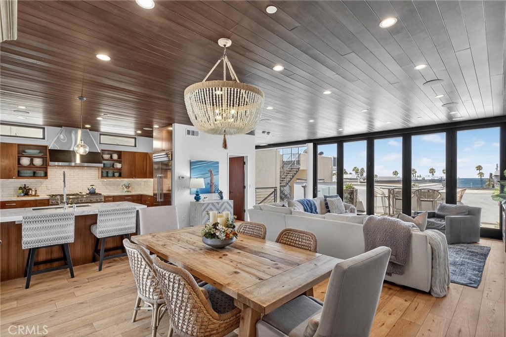 1501 Palm Drive