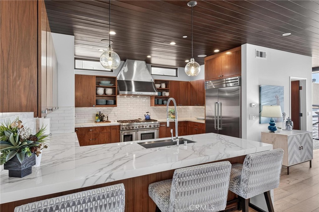 1501 Palm Drive