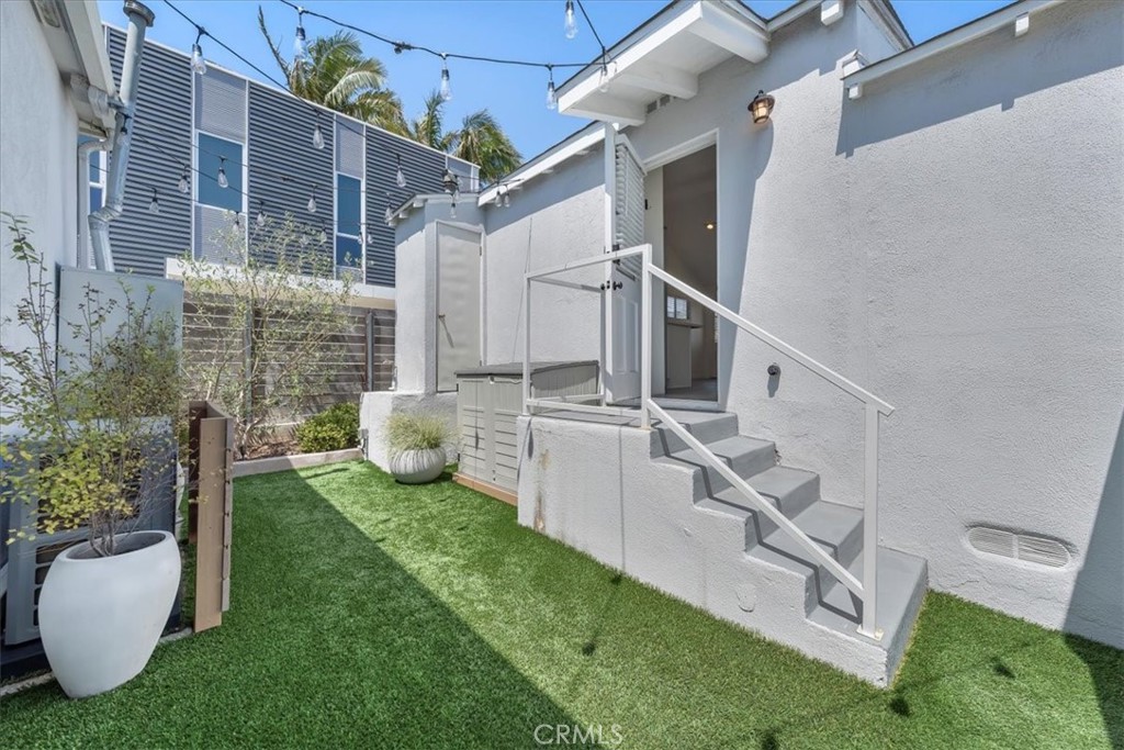 1430 Bonnie Brae