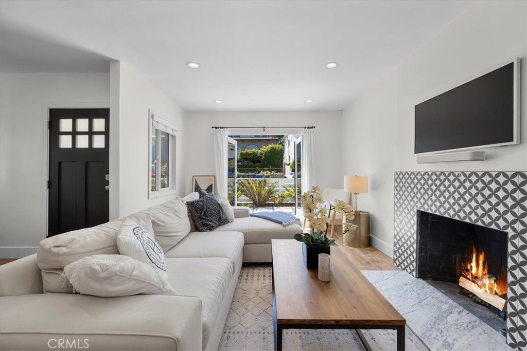 1430 Bonnie Brae