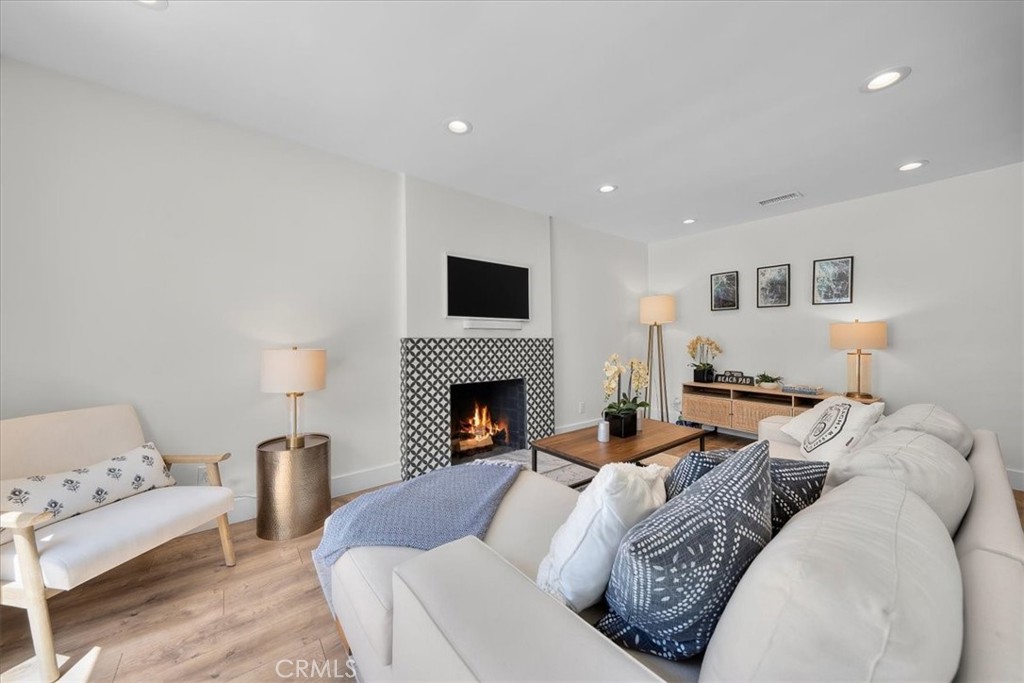 1430 Bonnie Brae