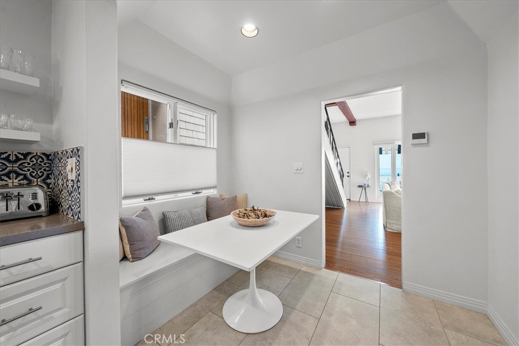 2654 The Strand