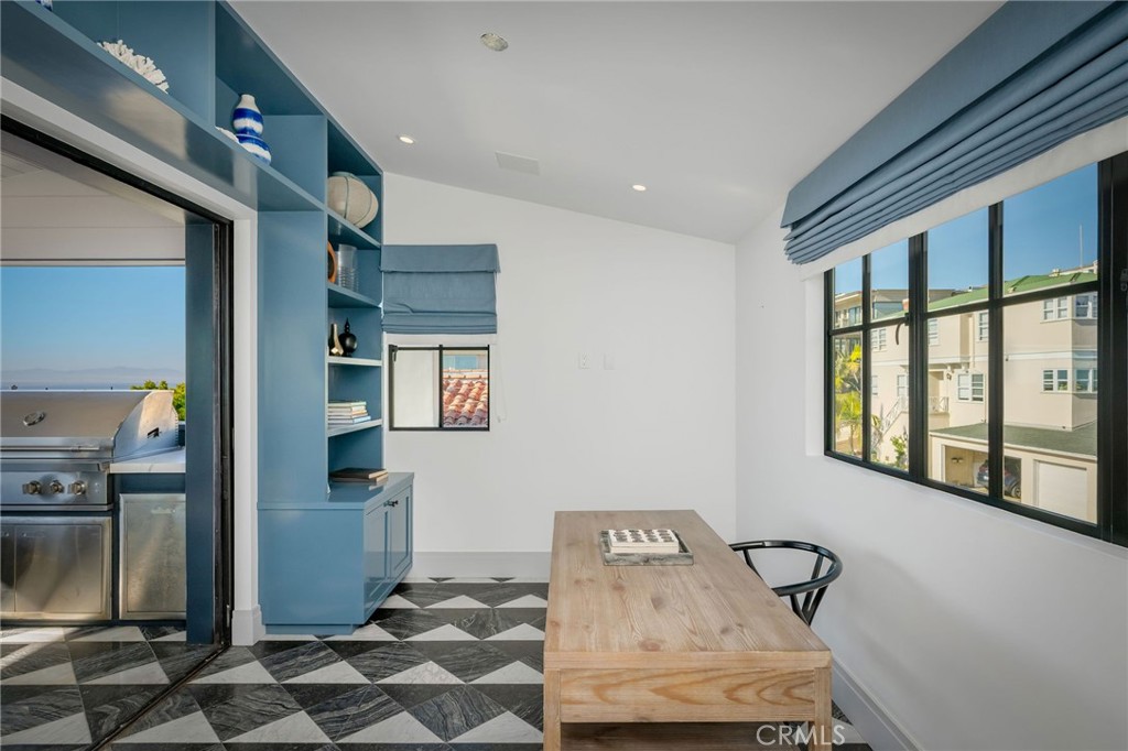 2903 Manhattan Avenue A