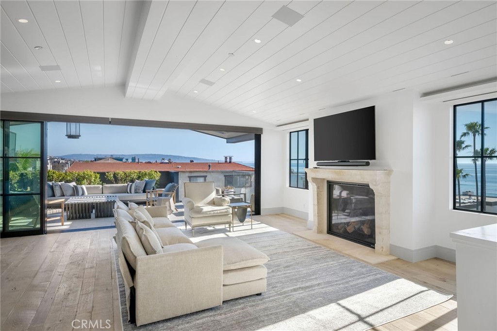 2903 Manhattan Avenue A