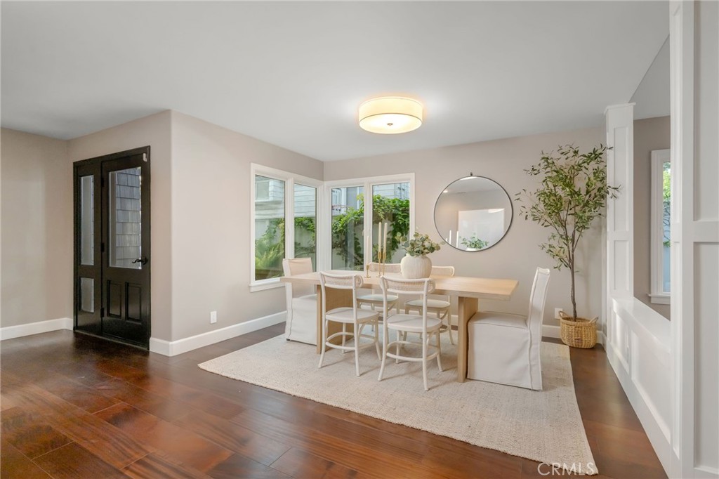 1704 N Poinsettia