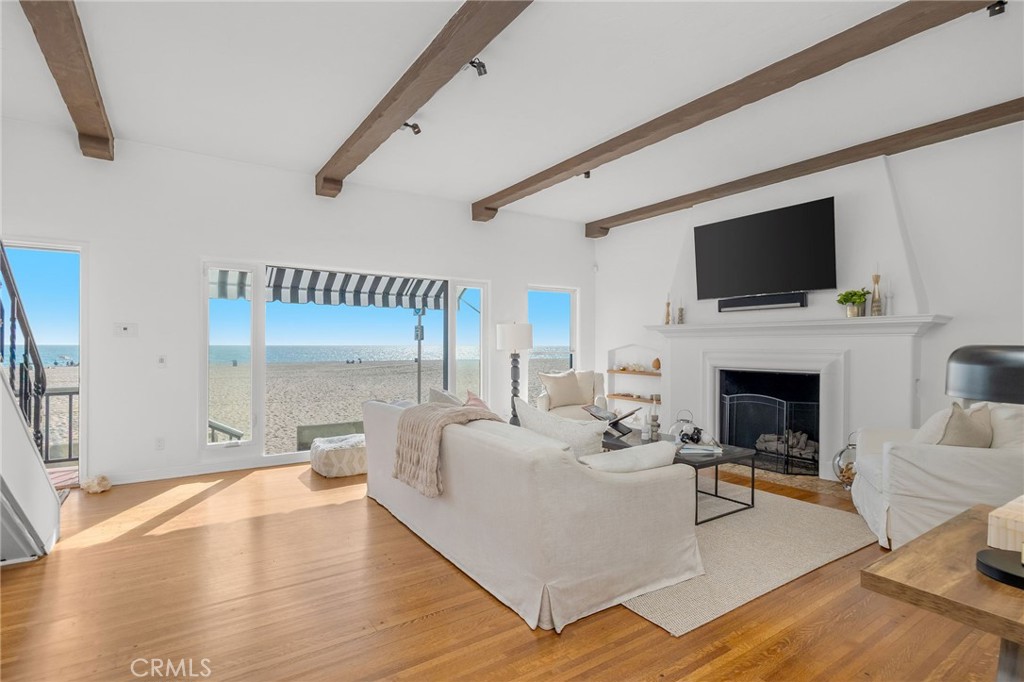 2654 The Strand
