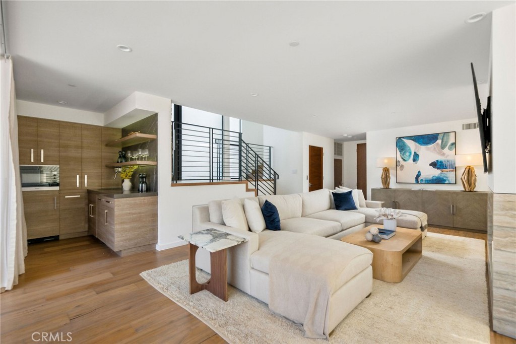 232 6th Street