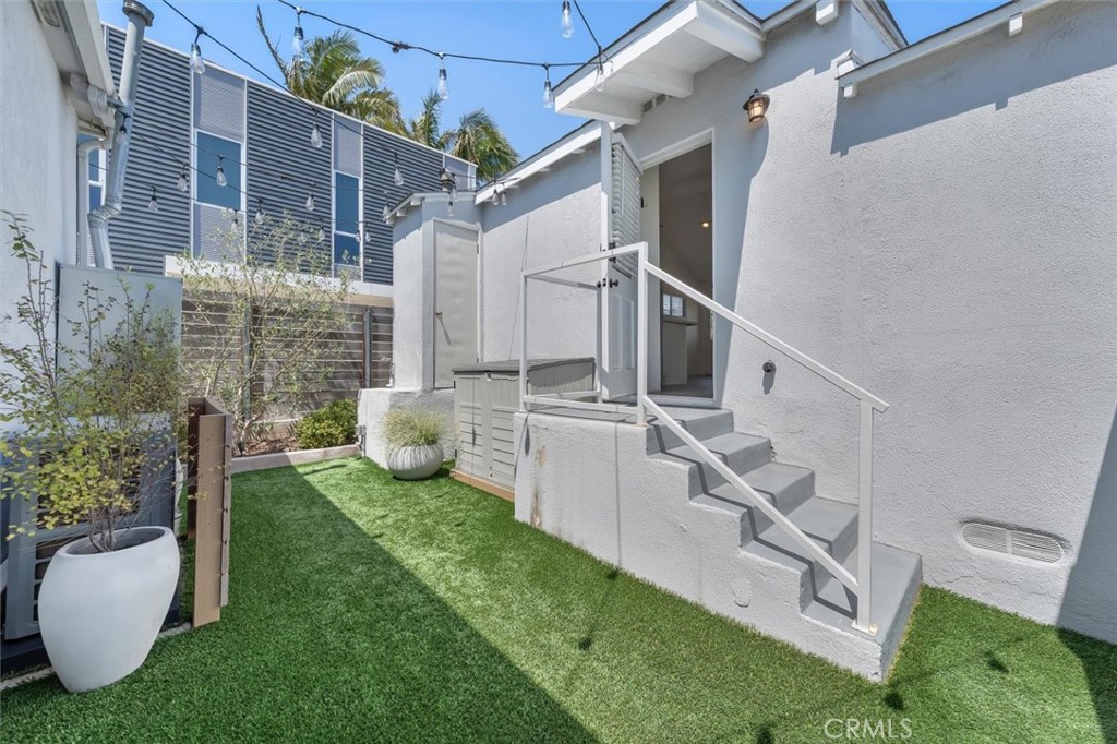1430 Bonnie Brae