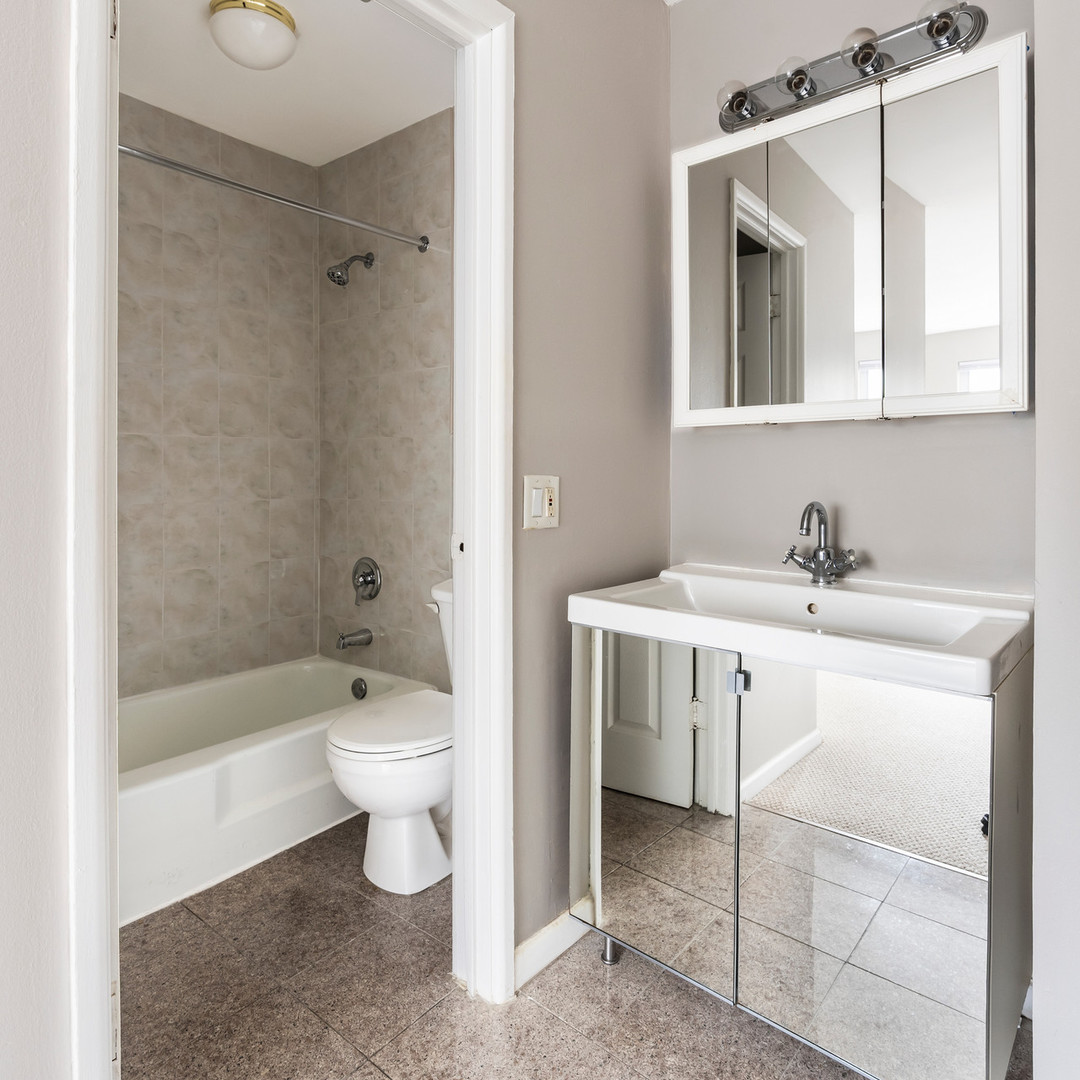 5100 N Sheridan Road Unit: 304