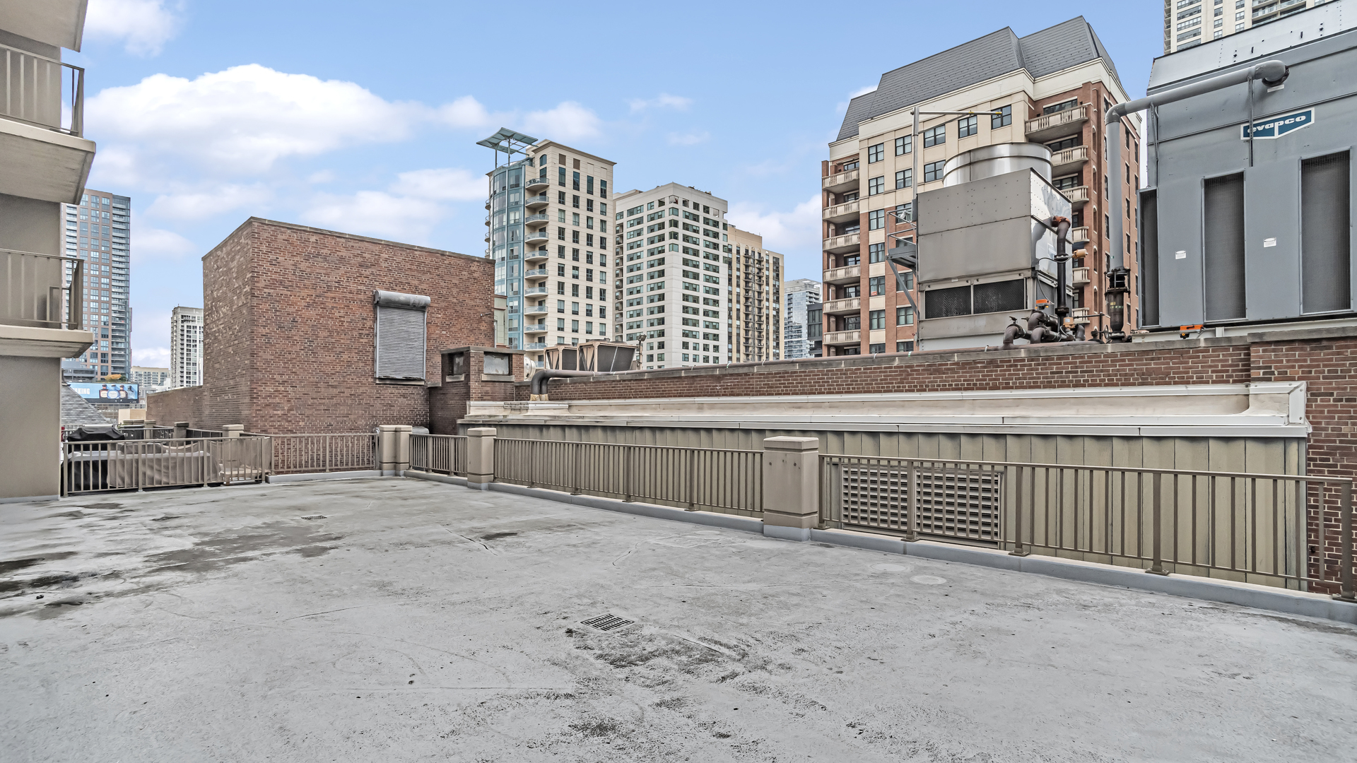 635 N DEARBORN Street Unit: 705