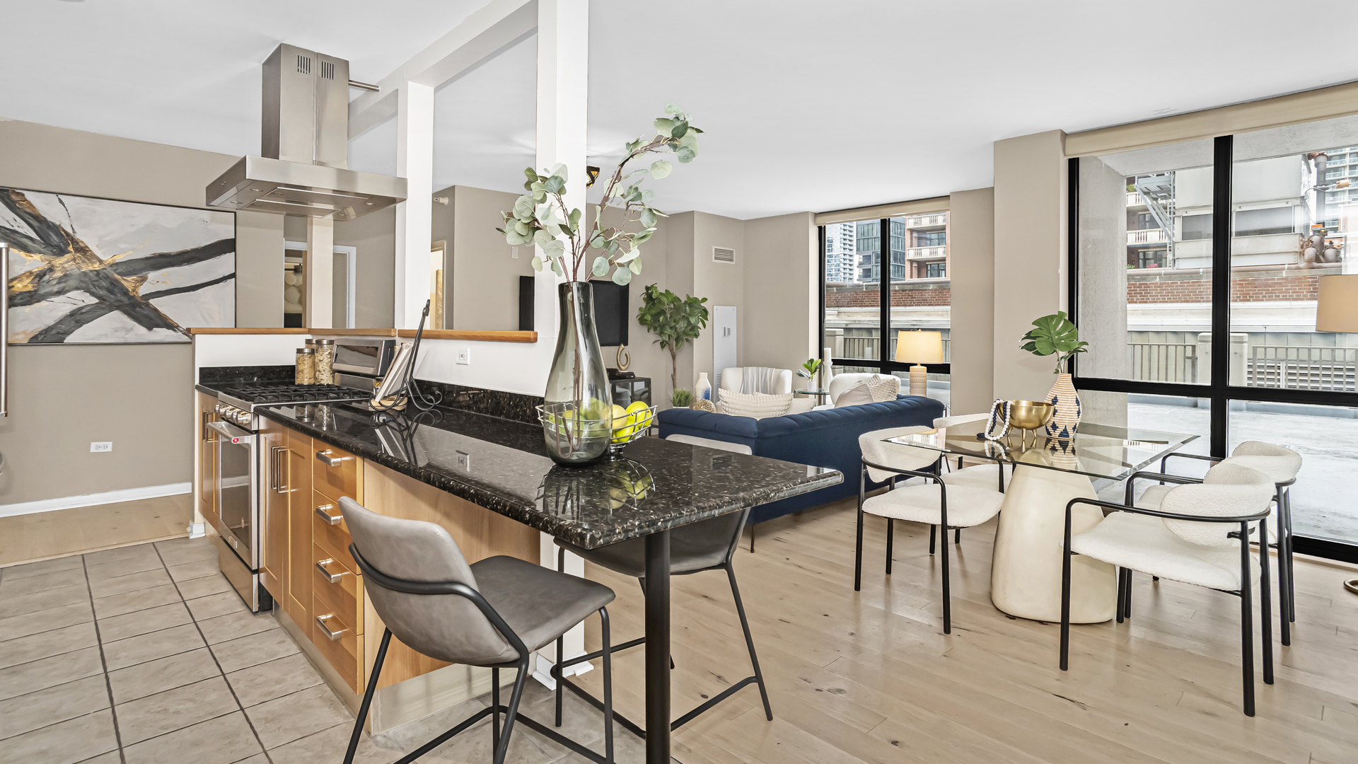 635 N DEARBORN Street Unit: 705