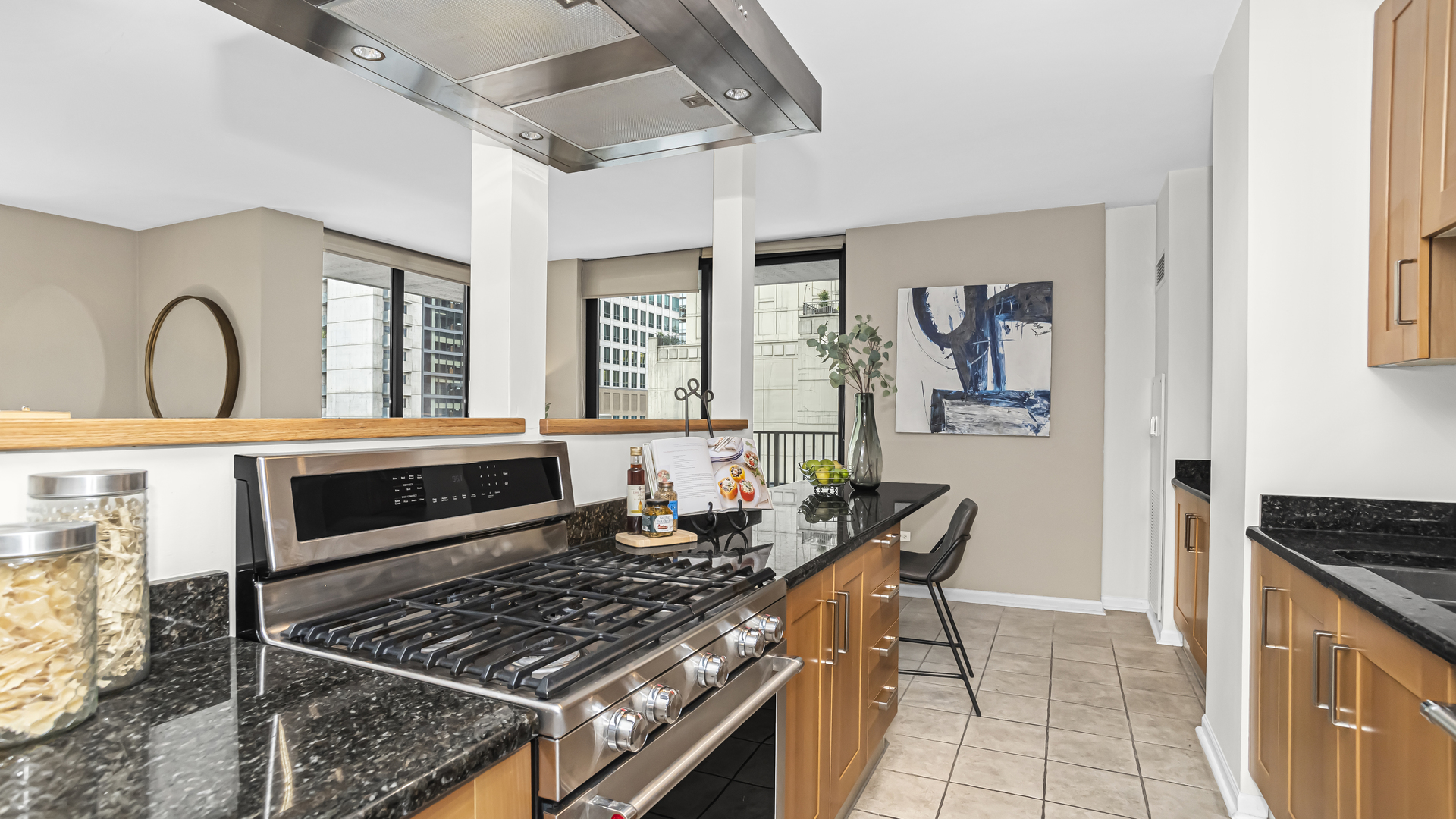635 N DEARBORN Street Unit: 705