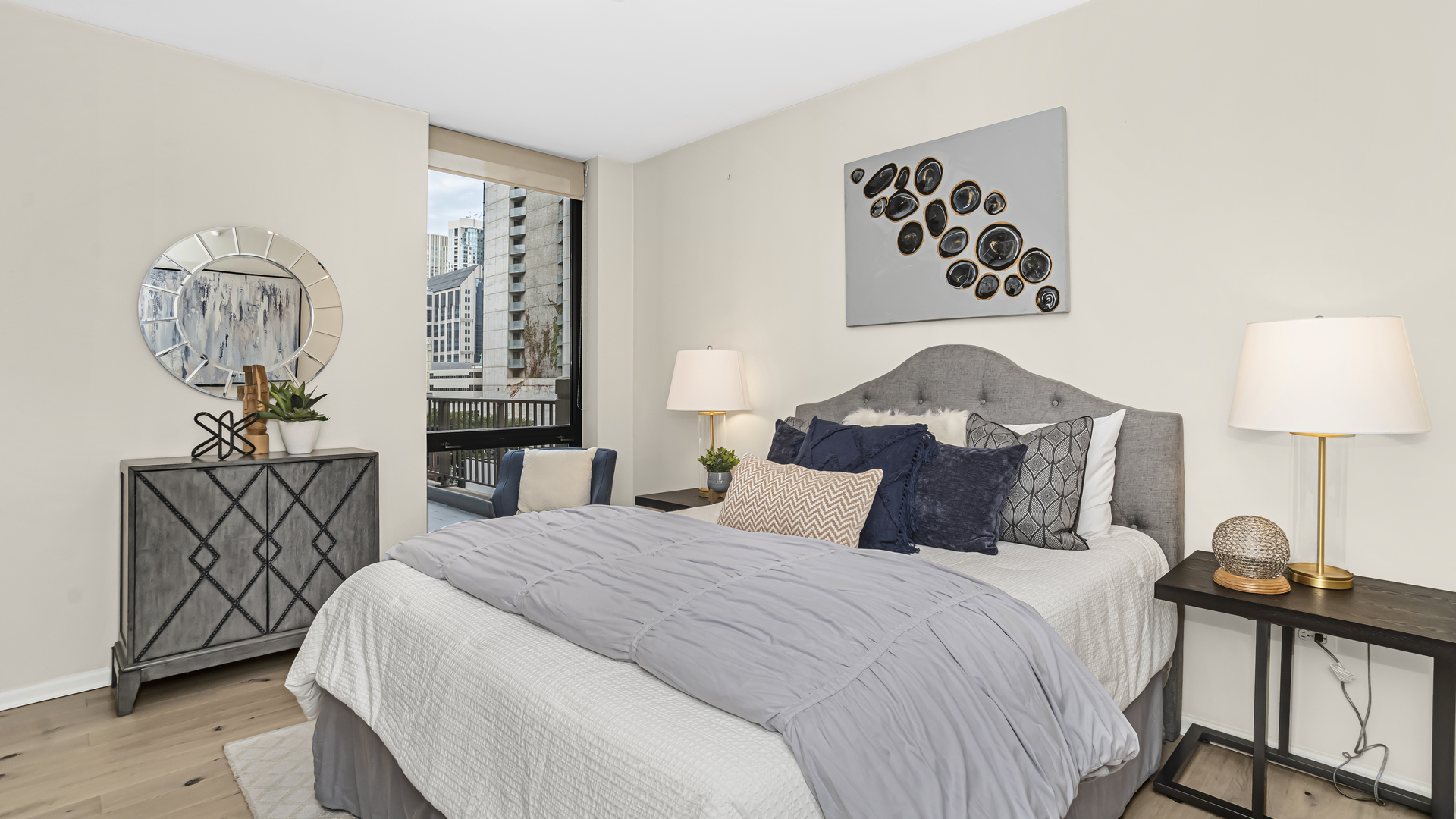 635 N DEARBORN Street Unit: 705