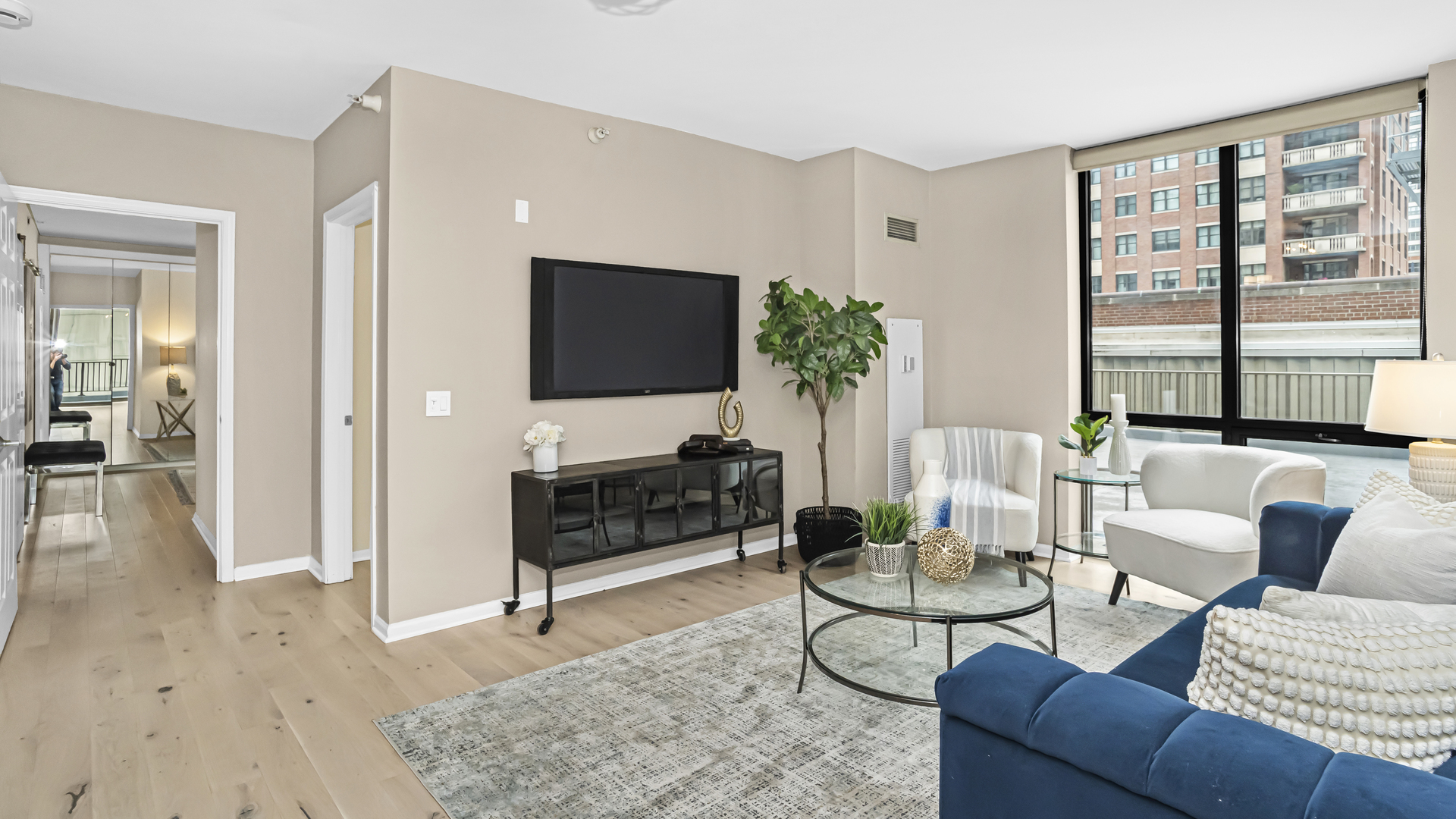 635 N DEARBORN Street Unit: 705