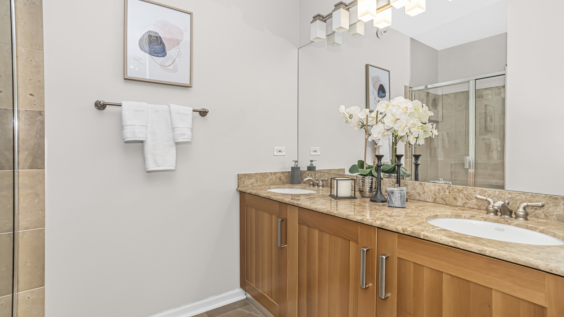 635 N DEARBORN Street Unit: 705