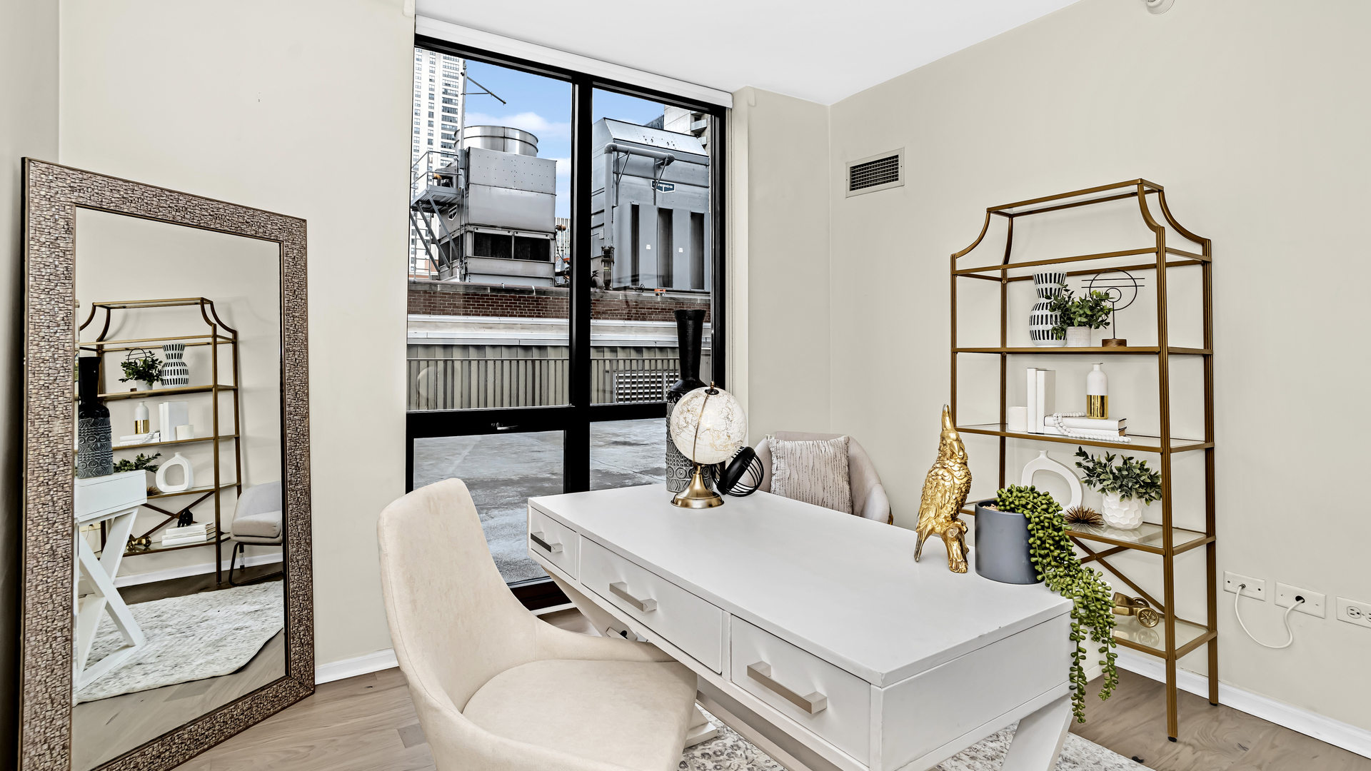 635 N DEARBORN Street Unit: 705