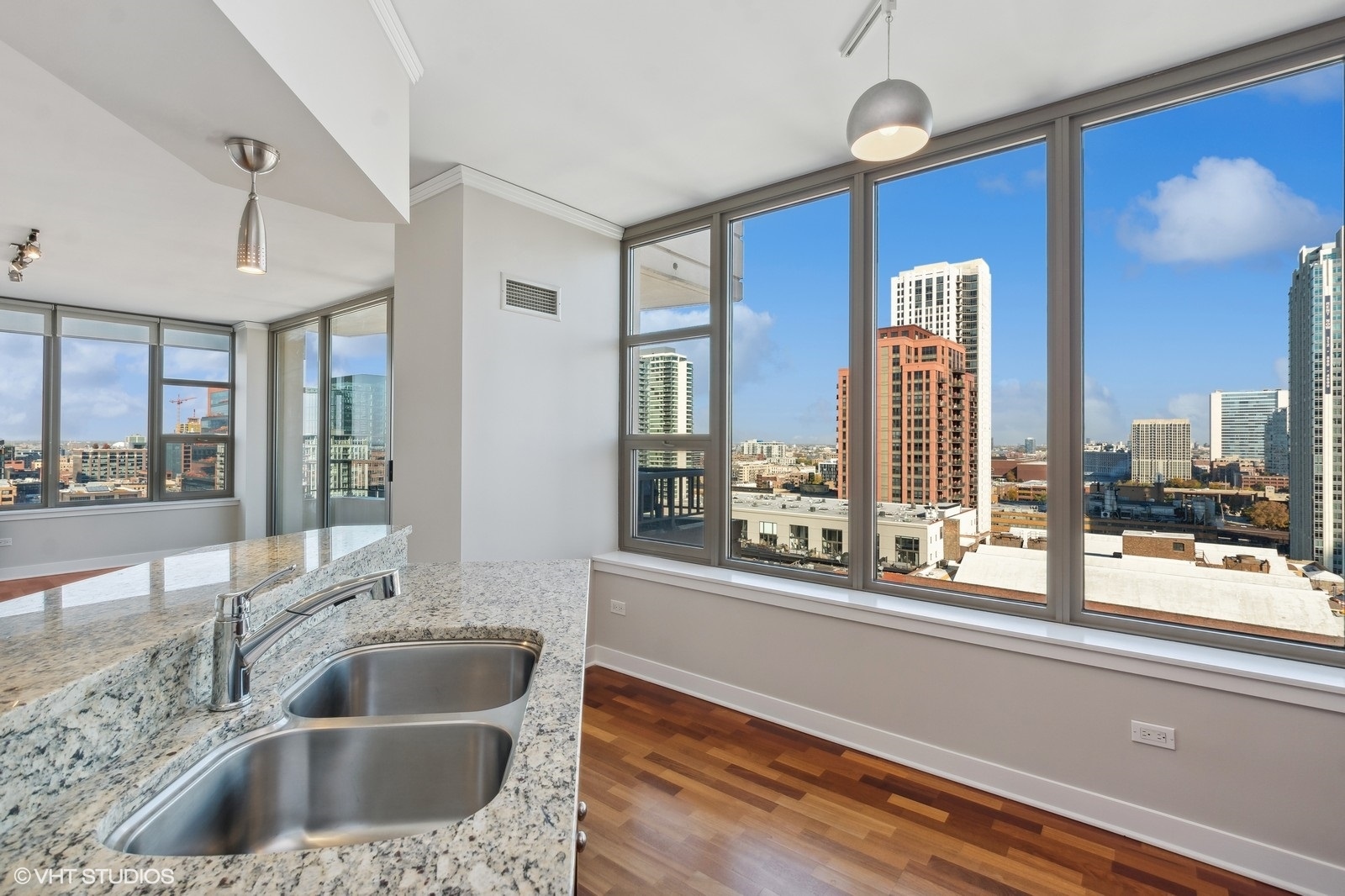 200 N JEFFERSON Street Unit: 804