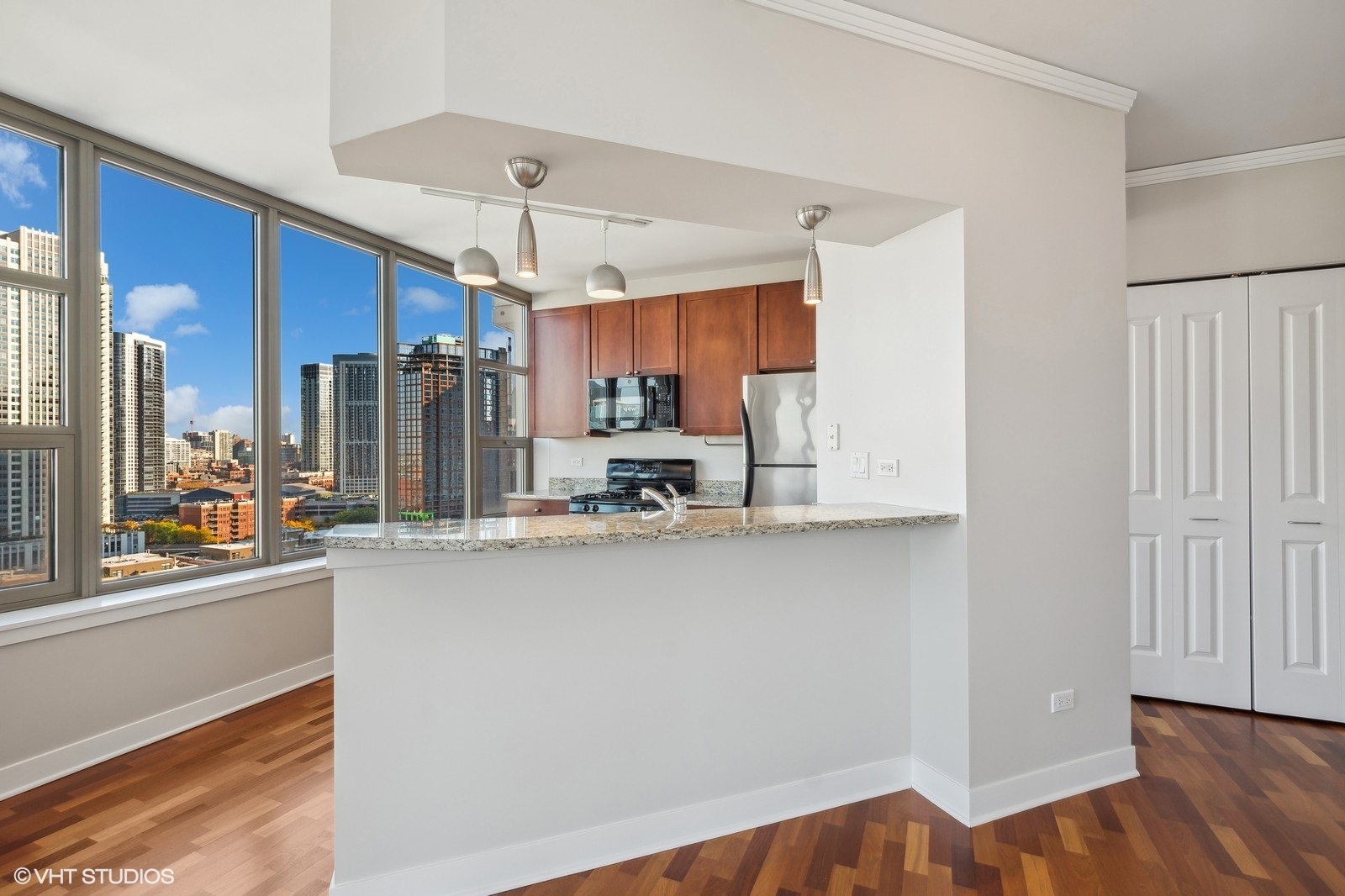 200 N JEFFERSON Street Unit: 804